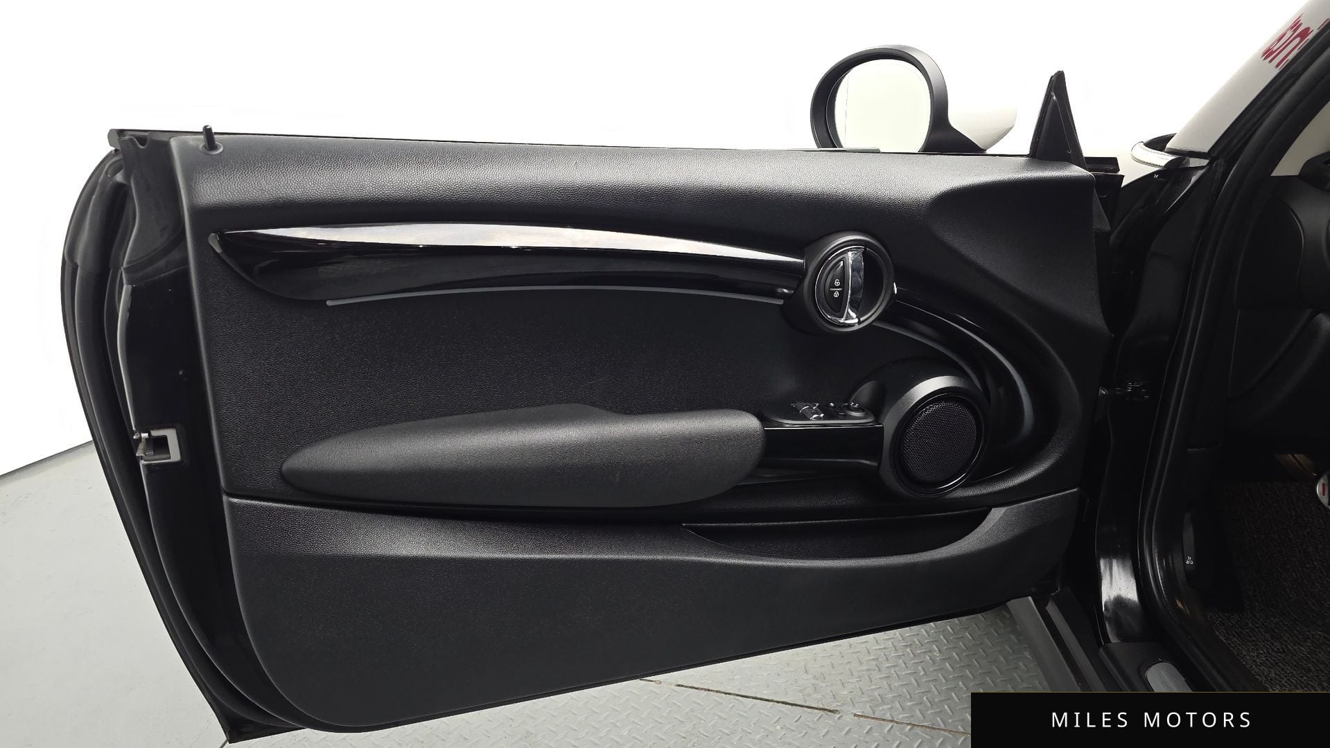 MINI 쿠퍼 2023 — миниатюра 14