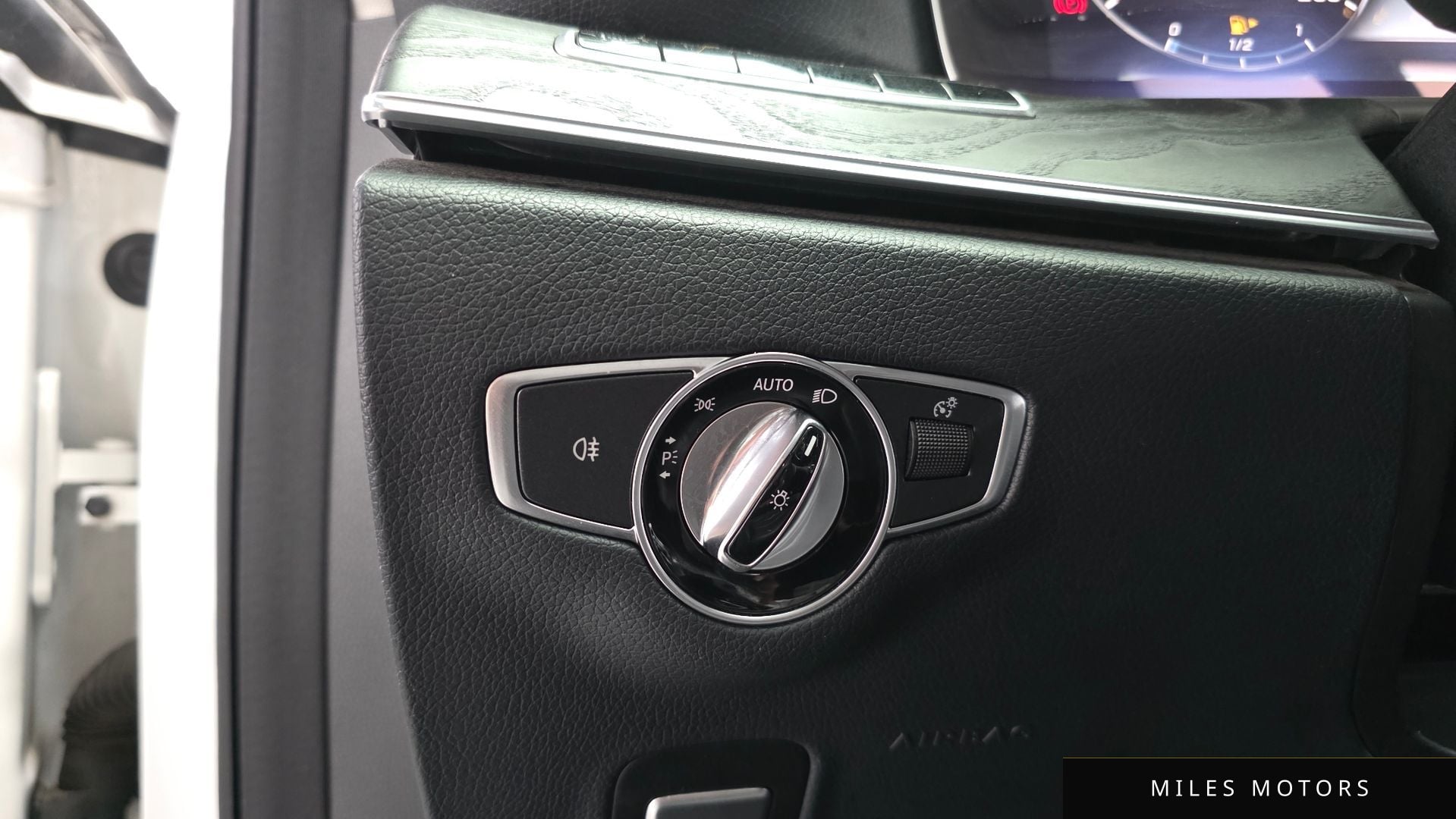Mercedes-Benz E-Class W213 2017 — миниатюра 17