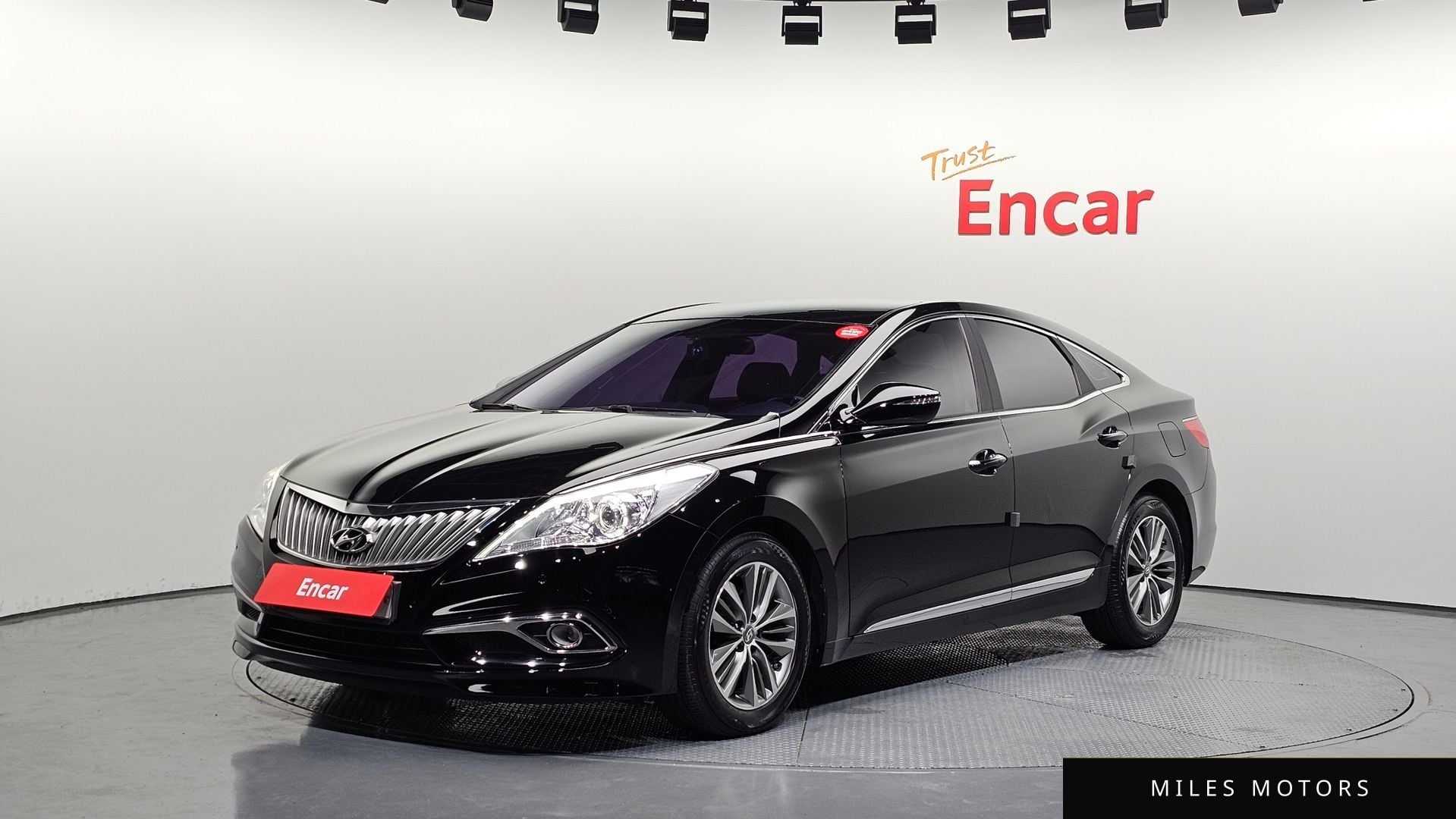 Hyundai Grandeur 2015 — фото 1 из 12