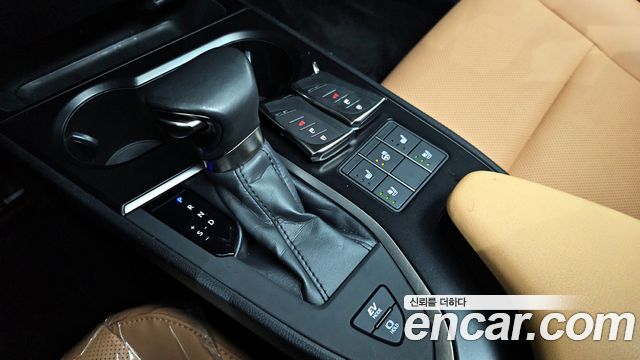 Лексус UX250h 2024 — миниатюра 12