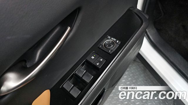 Лексус UX250h 2024 — миниатюра 28