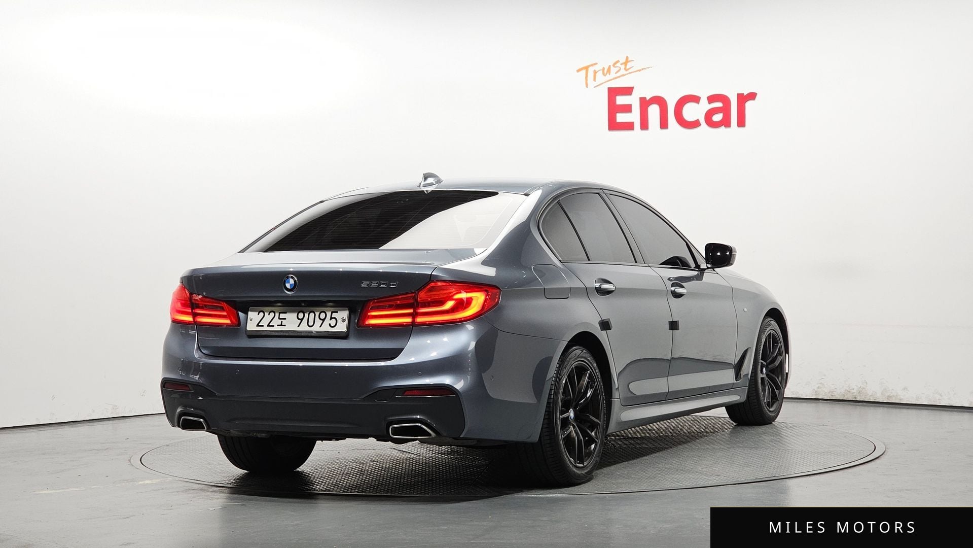 BMW 5 Series (G30) 2017 — миниатюра 2