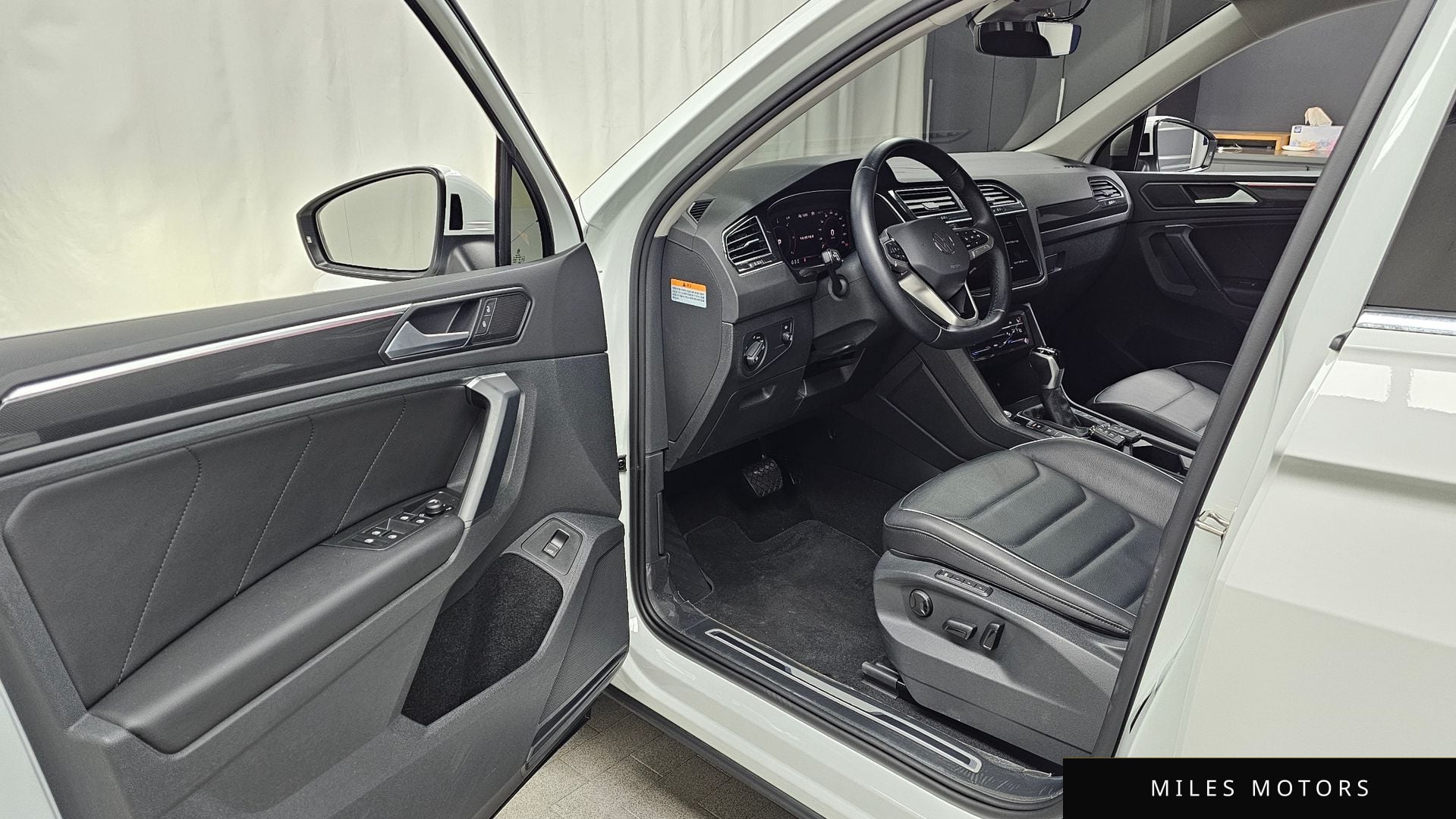 Volkswagen 티구안 2022 — миниатюра 13