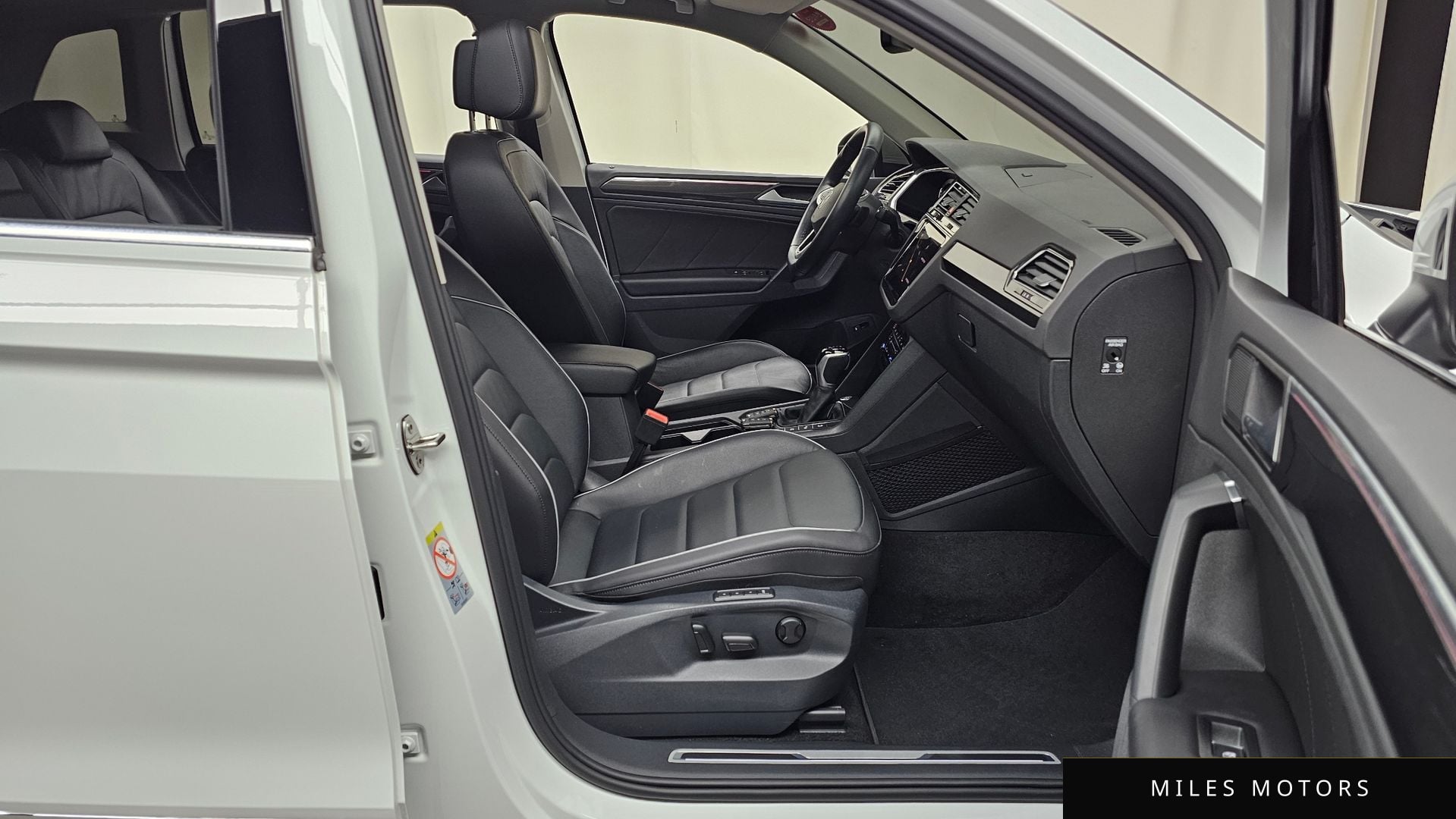 Volkswagen 티구안 2022 — миниатюра 17