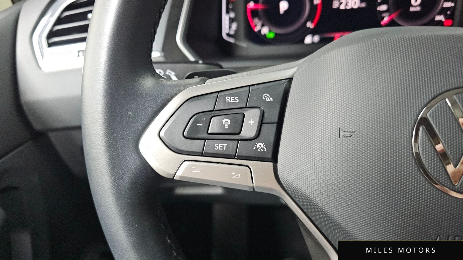 Volkswagen 티구안 2022 — миниатюра 31