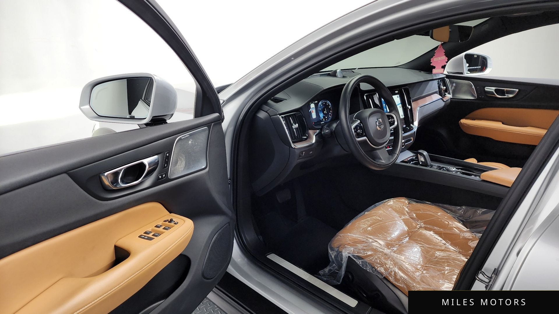 Volvo V60 크로스컨트리 2021 — миниатюра 10