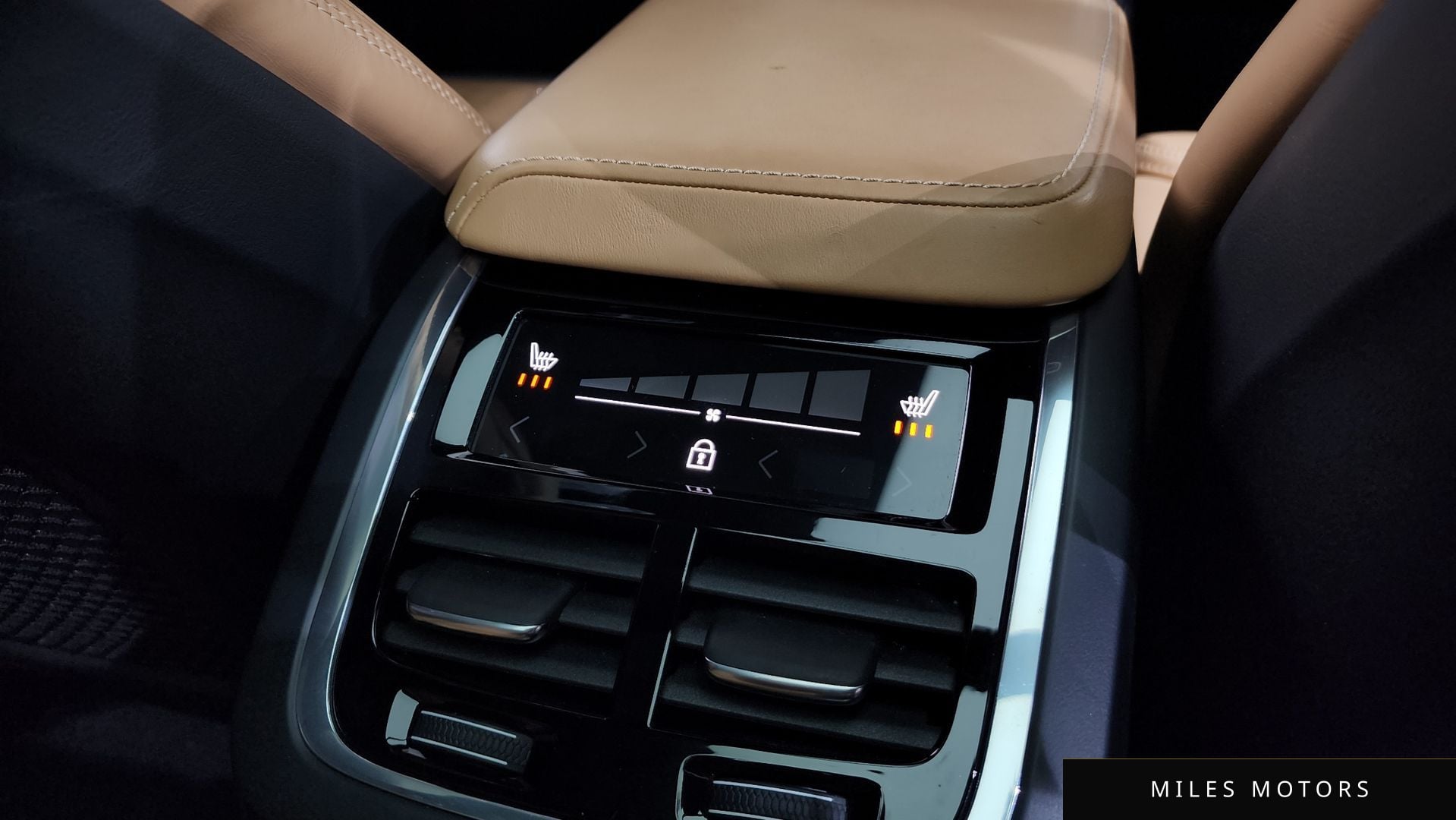 Volvo V60 크로스컨트리 2021 — миниатюра 19