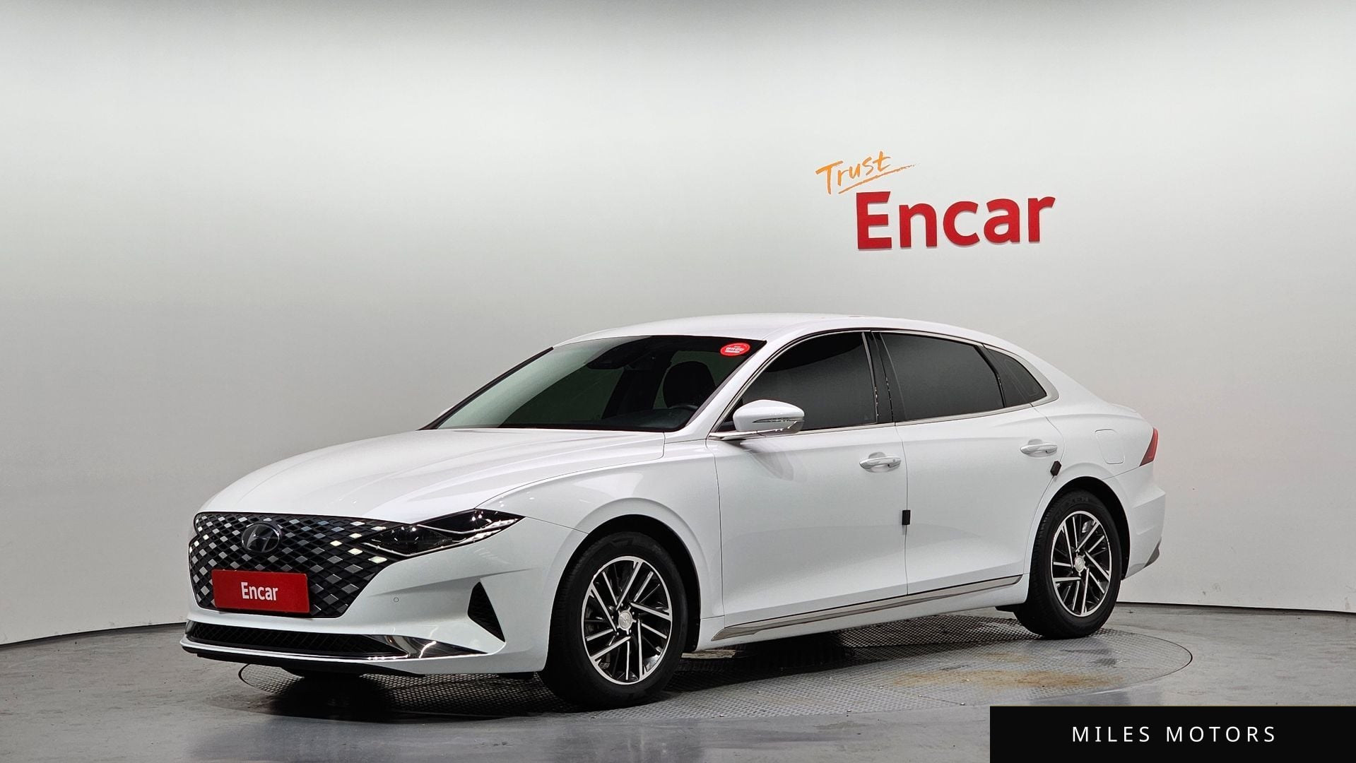 Hyundai Grandeur 2023 — фото 1 из 12