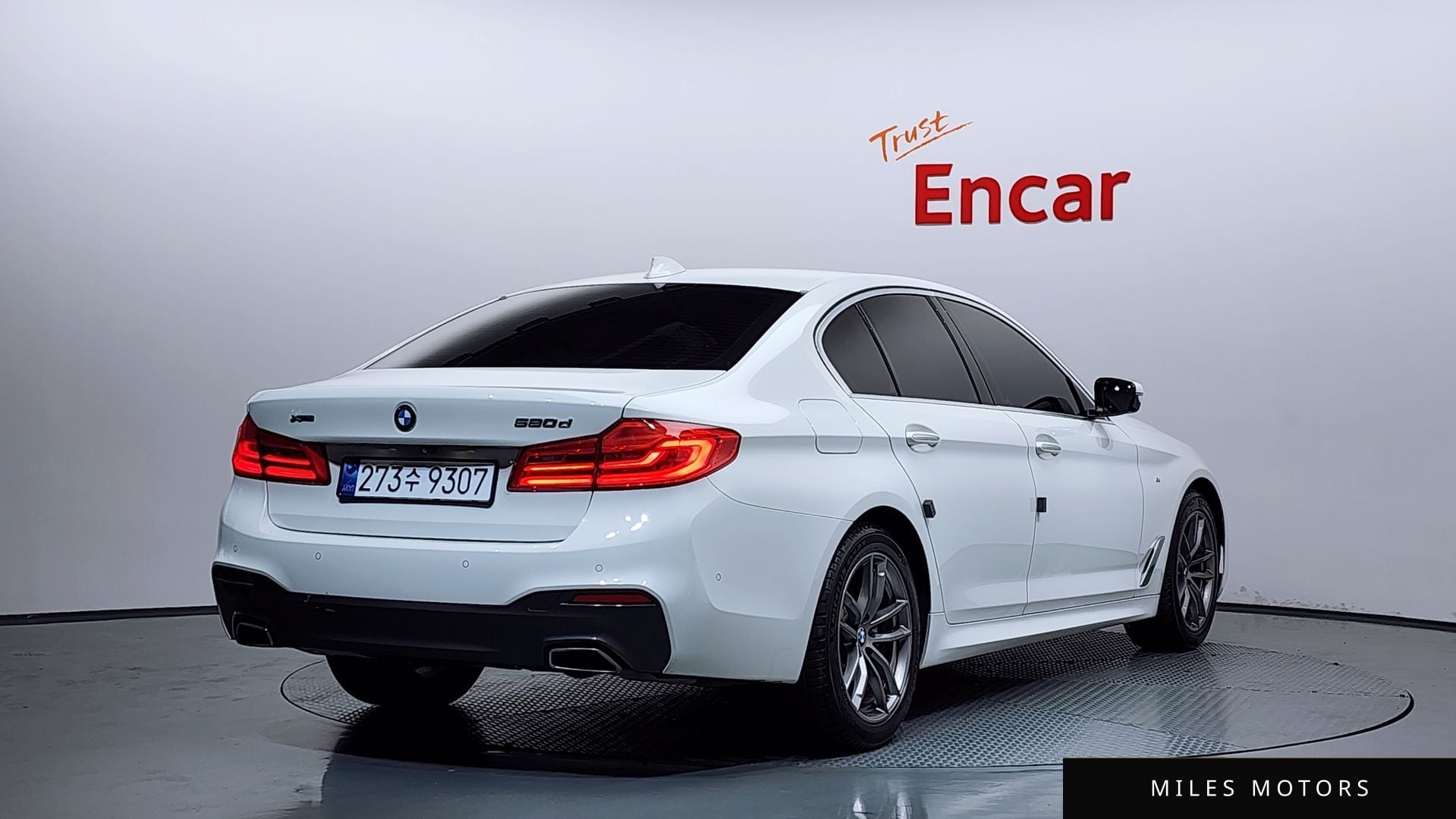BMW 5 Series (G30) 2018 — миниатюра 2