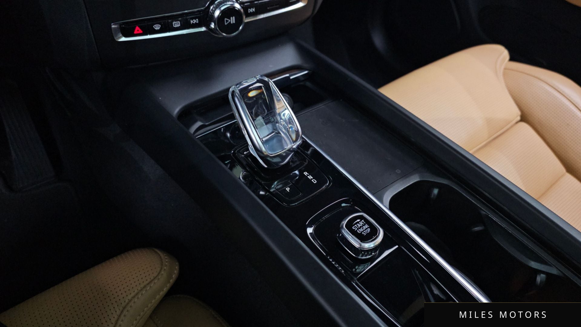 Volvo XC60 2022 — миниатюра 12