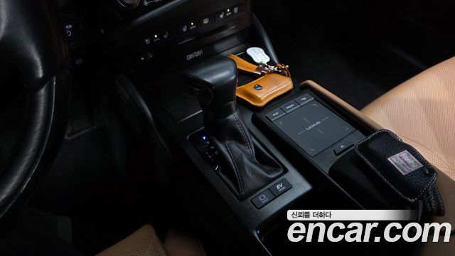 Лексус ES300h 2022 — миниатюра 9