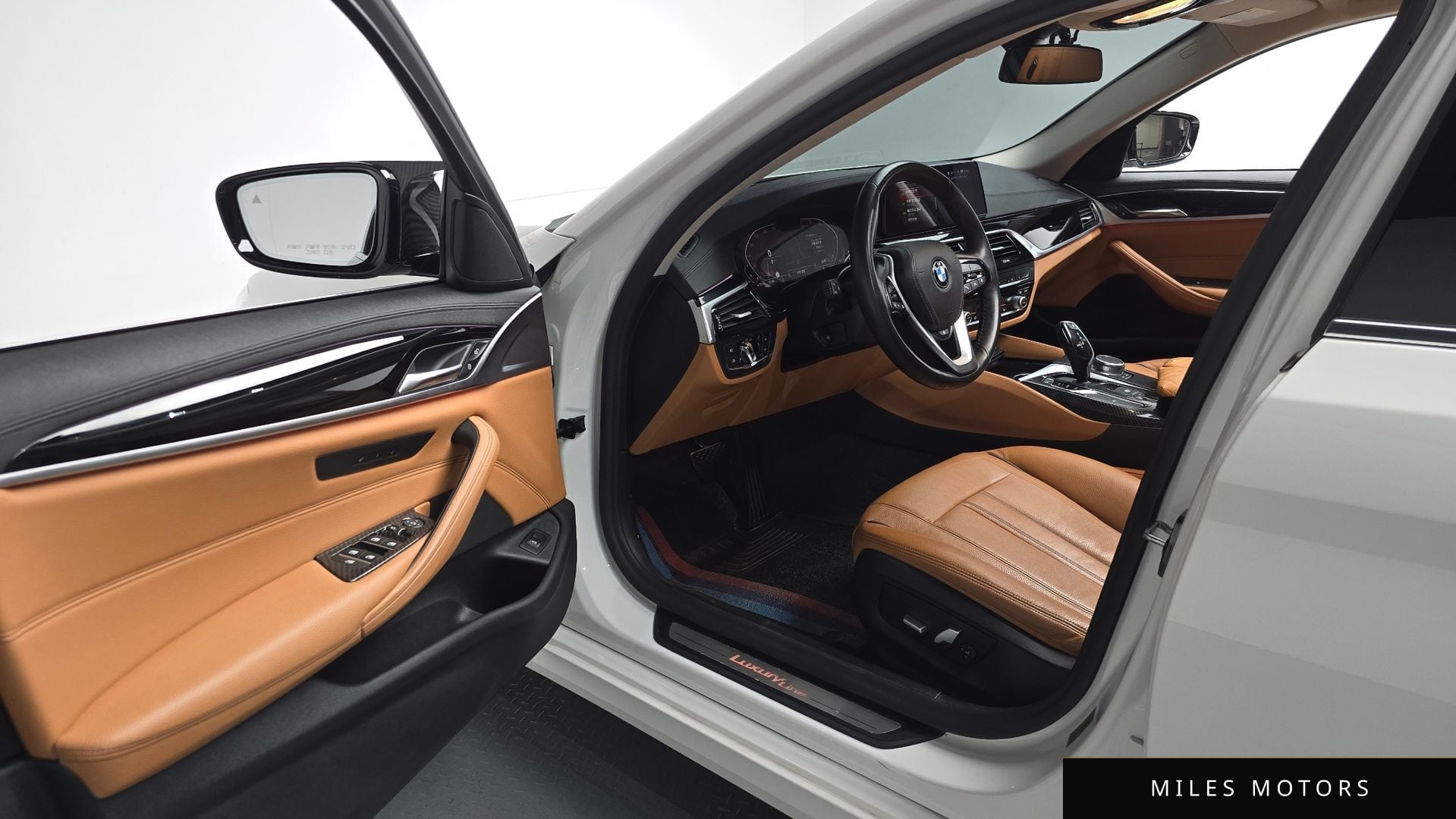 BMW 5시리즈 (G30) 2020 — миниатюра 12