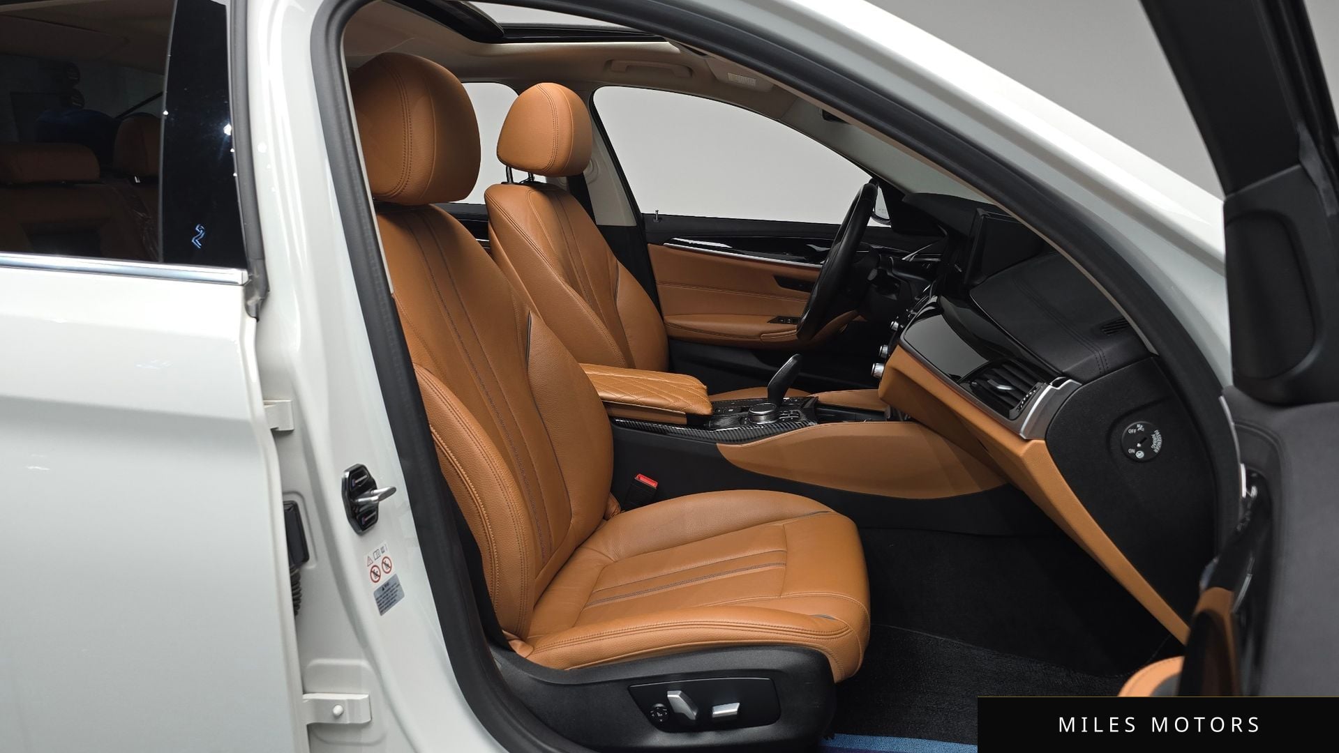 BMW 5시리즈 (G30) 2020 — миниатюра 17