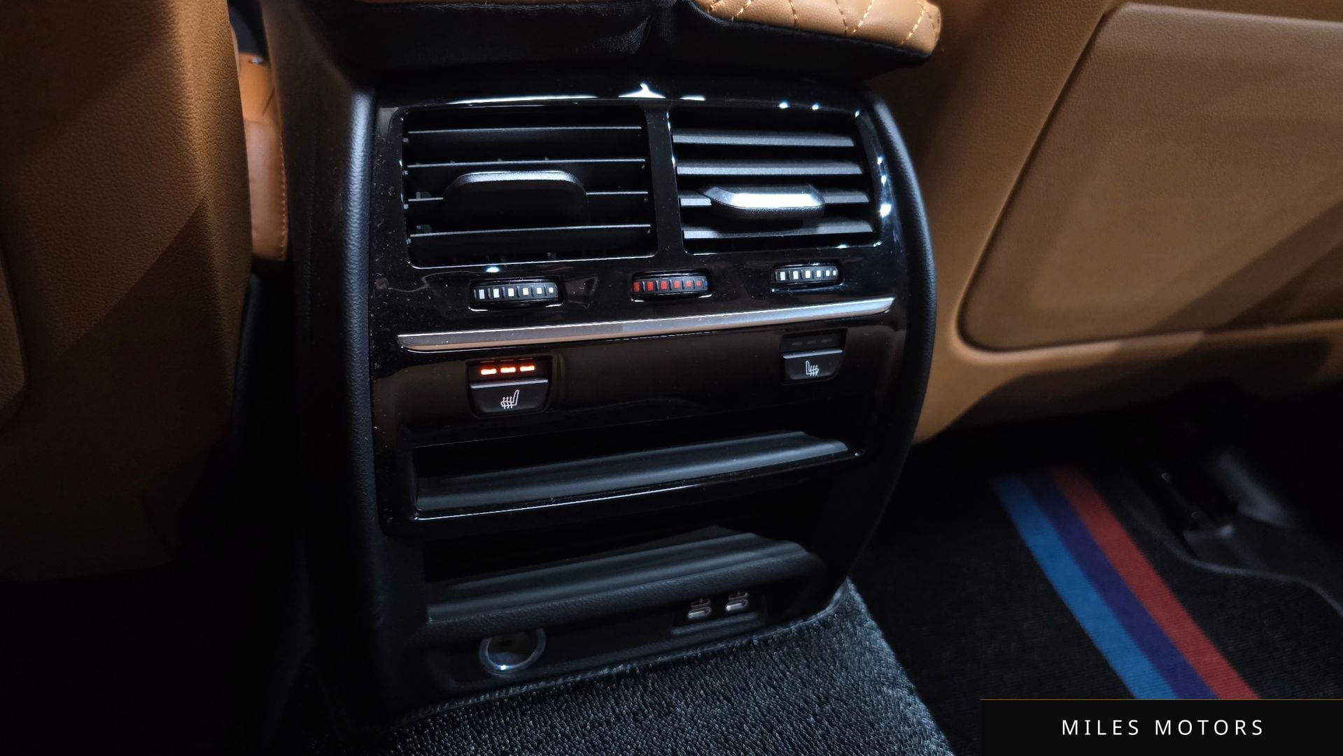 BMW 5시리즈 (G30) 2020 — миниатюра 25