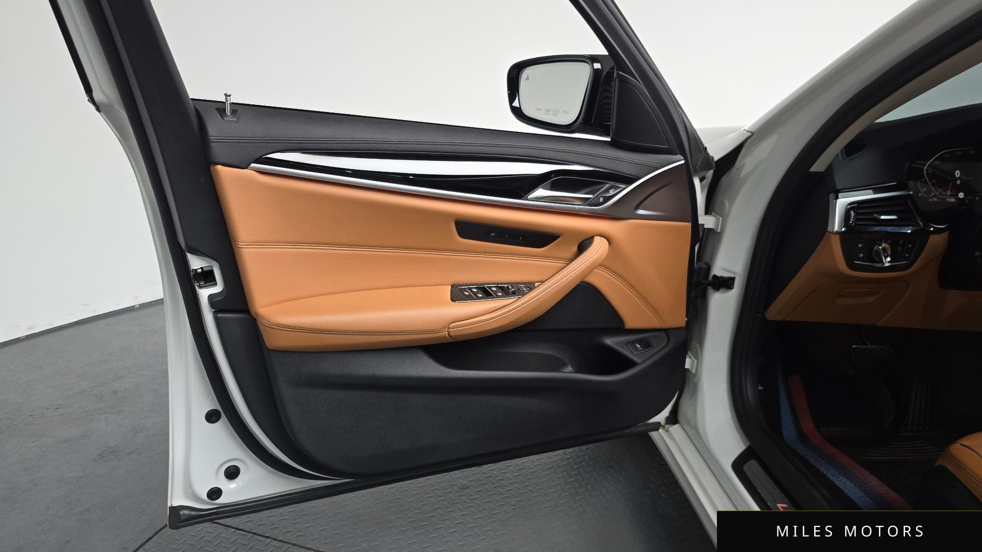 BMW 5시리즈 (G30) 2020 — миниатюра 13
