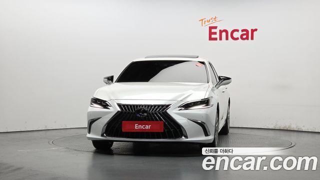 Лексус ES300h 2024 — миниатюра 3
