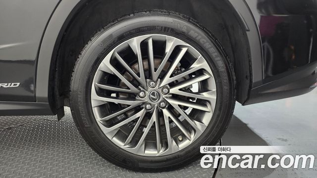 Лексус RX450h 2022 — миниатюра 7