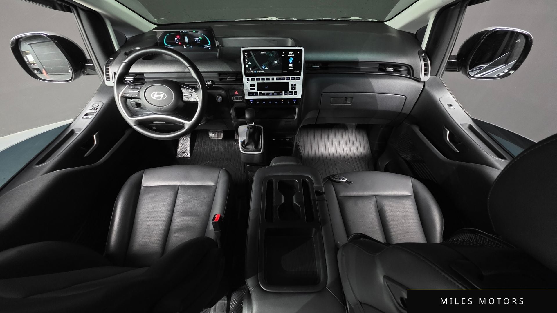 Hyundai Staria 2025 — миниатюра 10