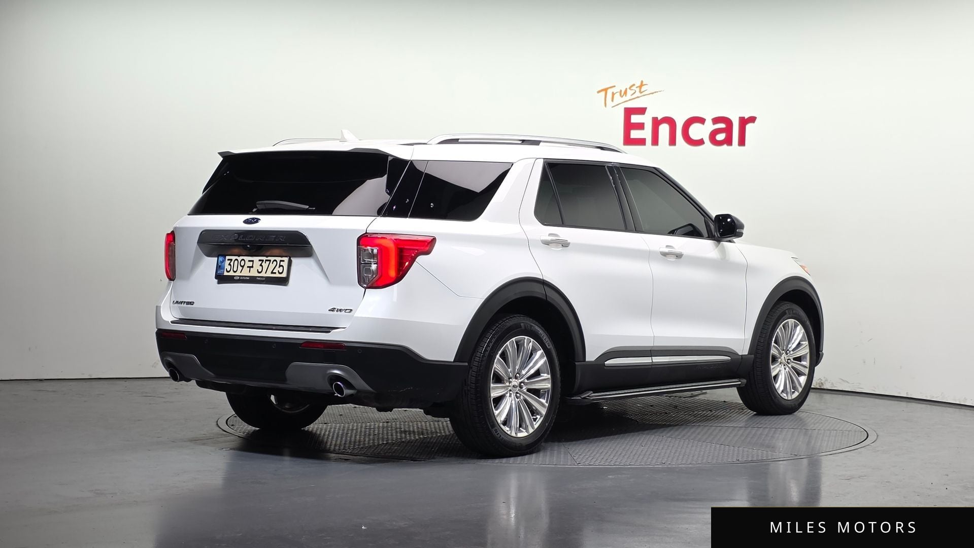 Ford Explorer 2021 — миниатюра 2