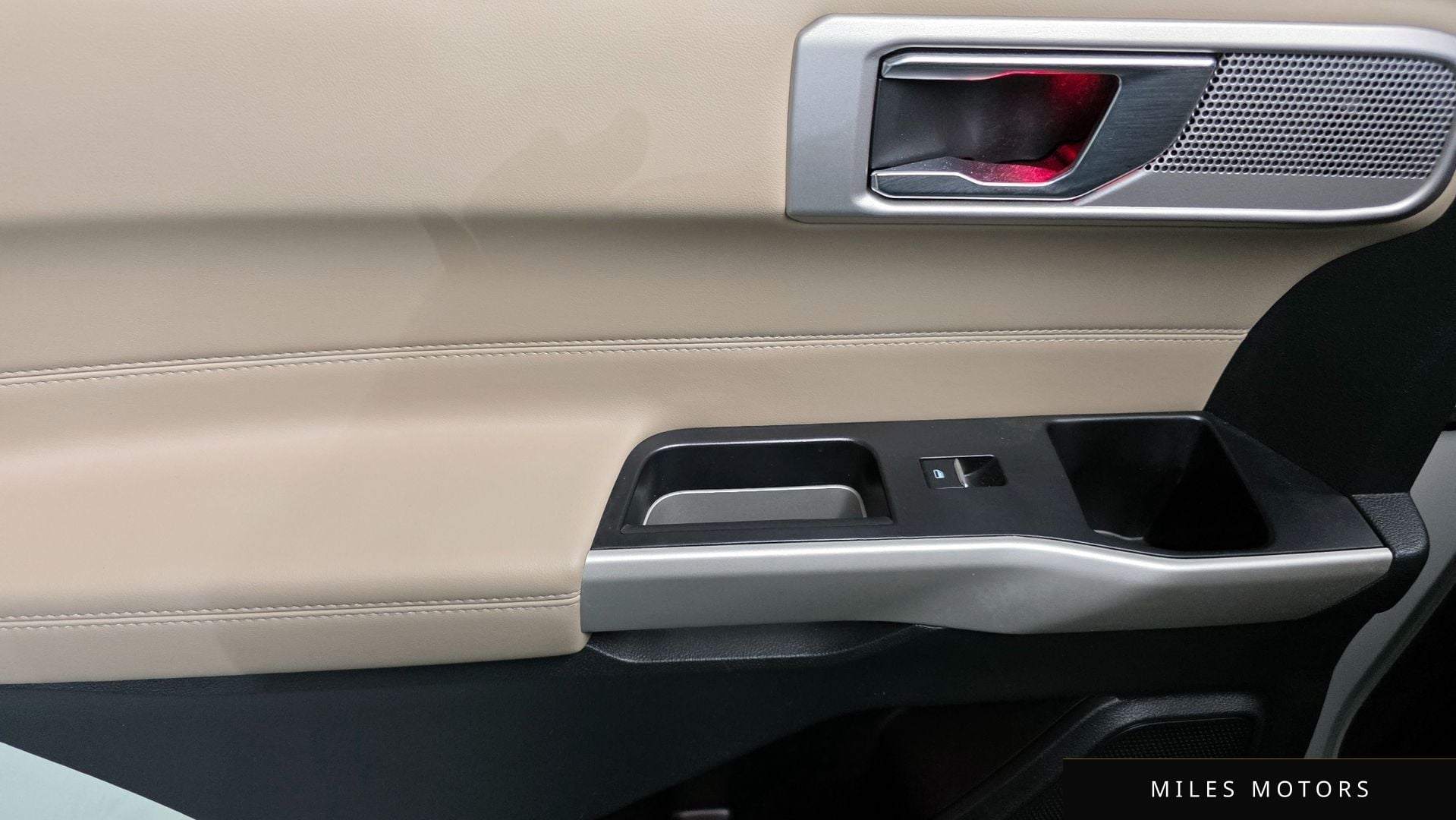 Ford Explorer 2021 — миниатюра 15