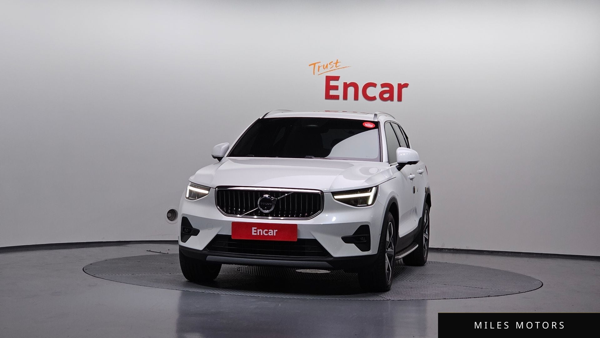Volvo XC40 2023 — миниатюра 3