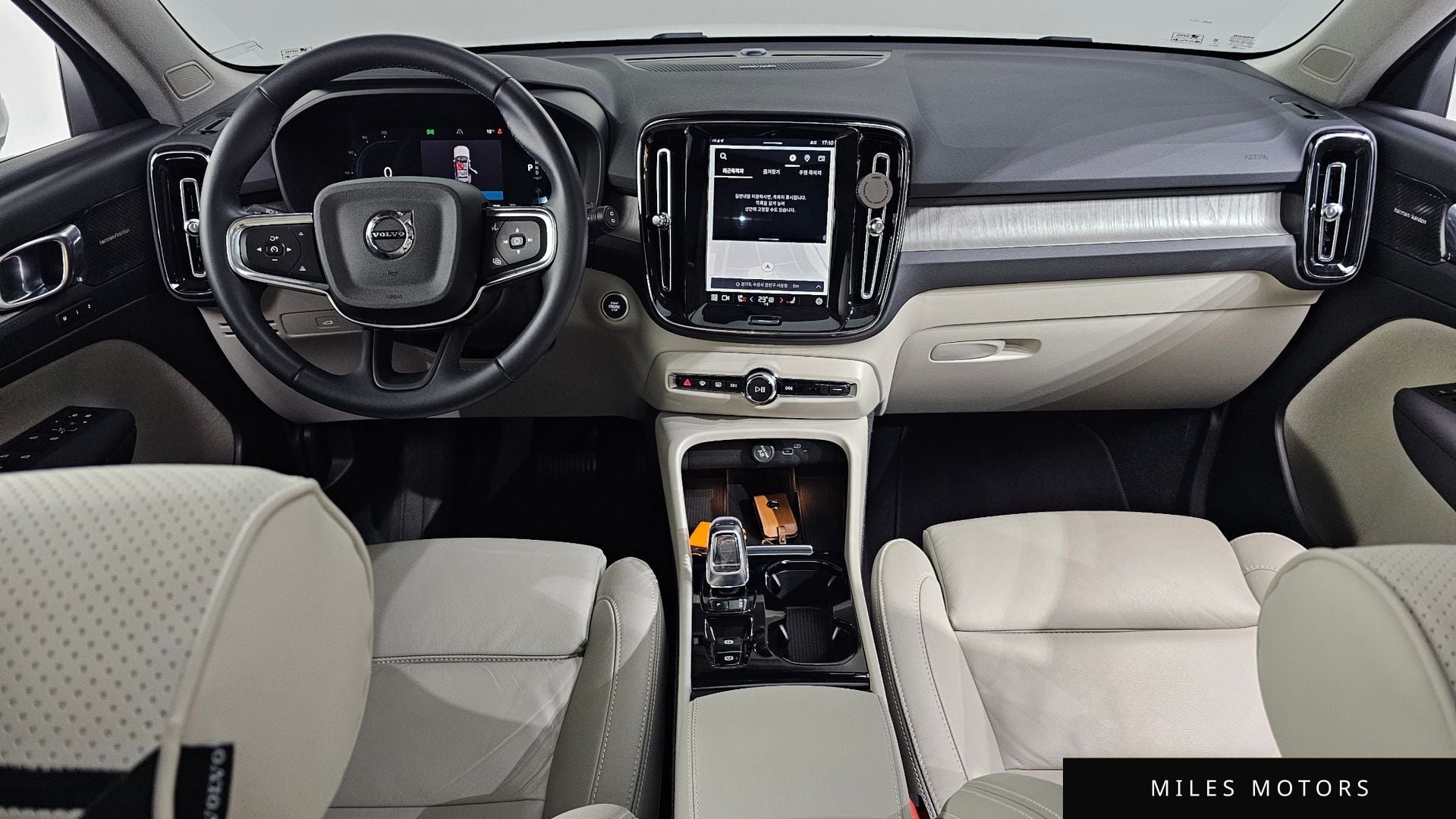 Volvo XC40 2023 — миниатюра 10