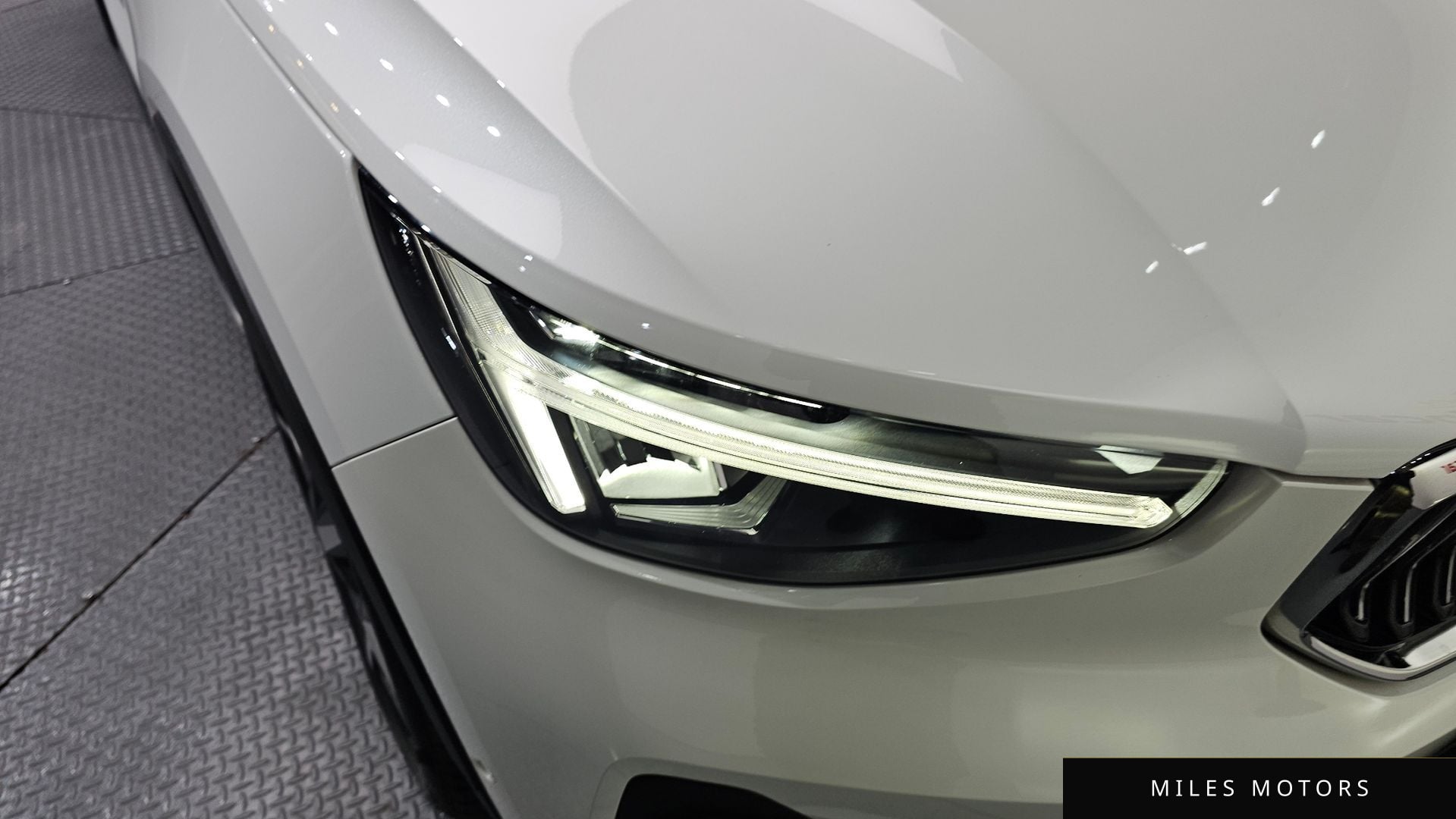 Volvo XC40 2023 — миниатюра 8
