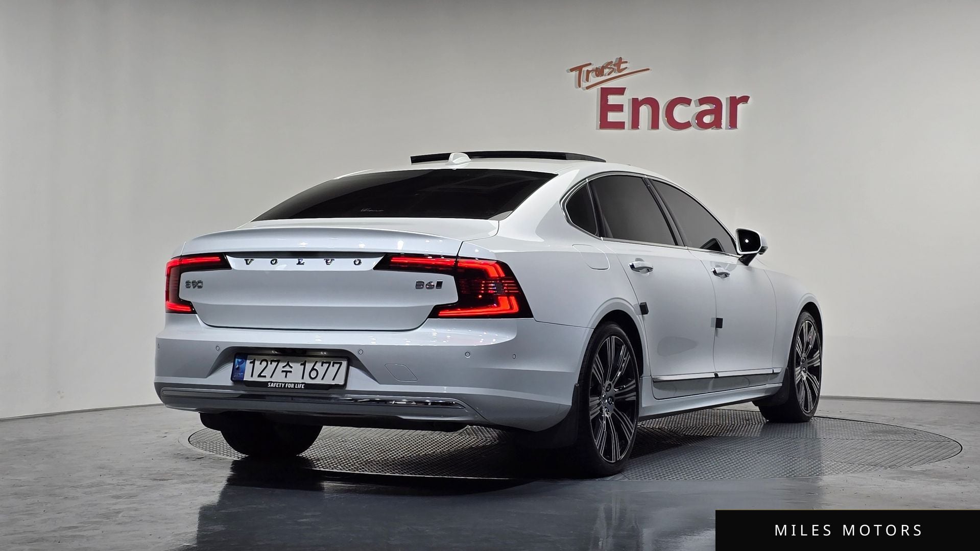 Volvo S90 2023 — миниатюра 2