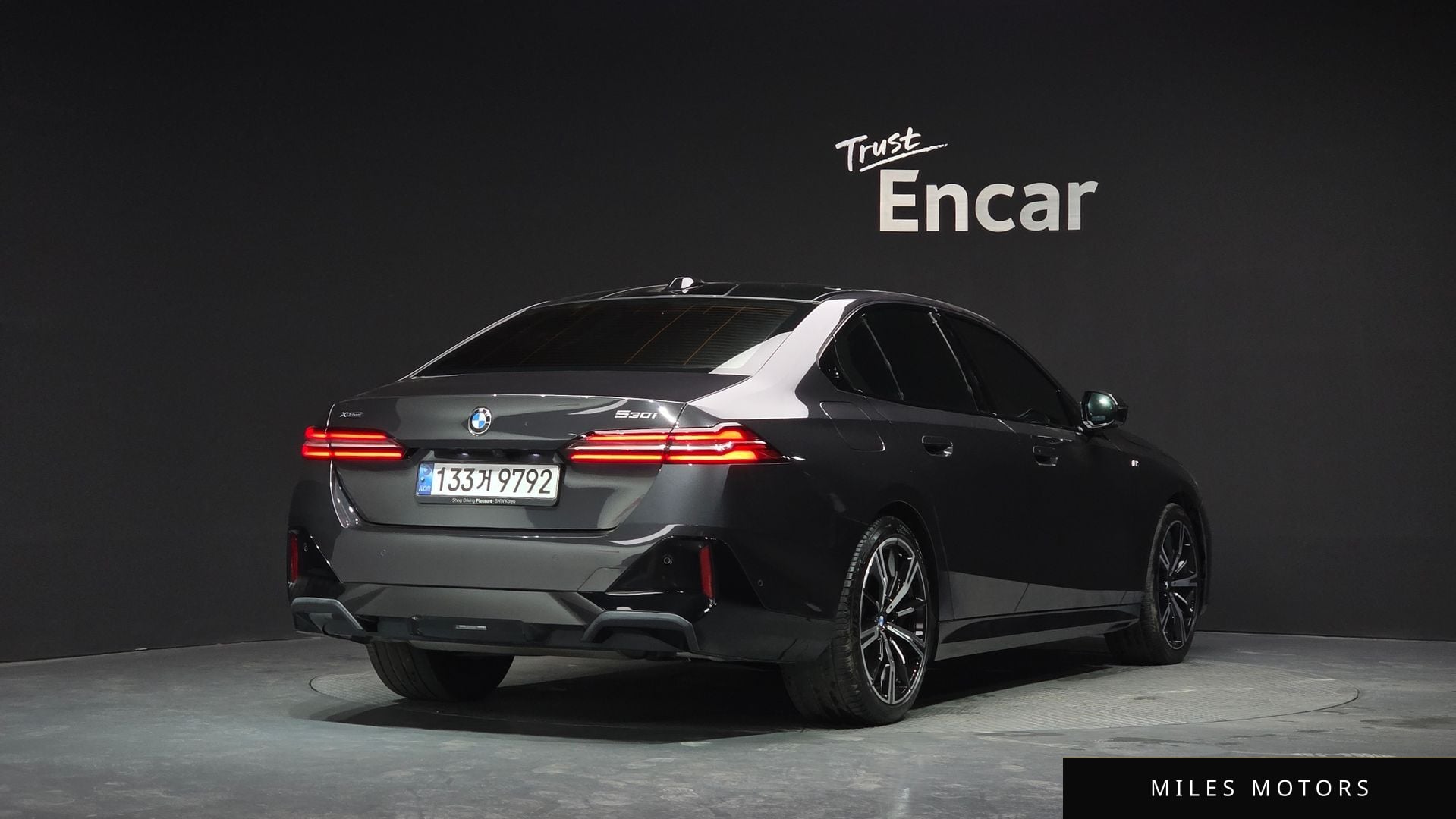 BMW 5 Series (G60) 2024 — миниатюра 2
