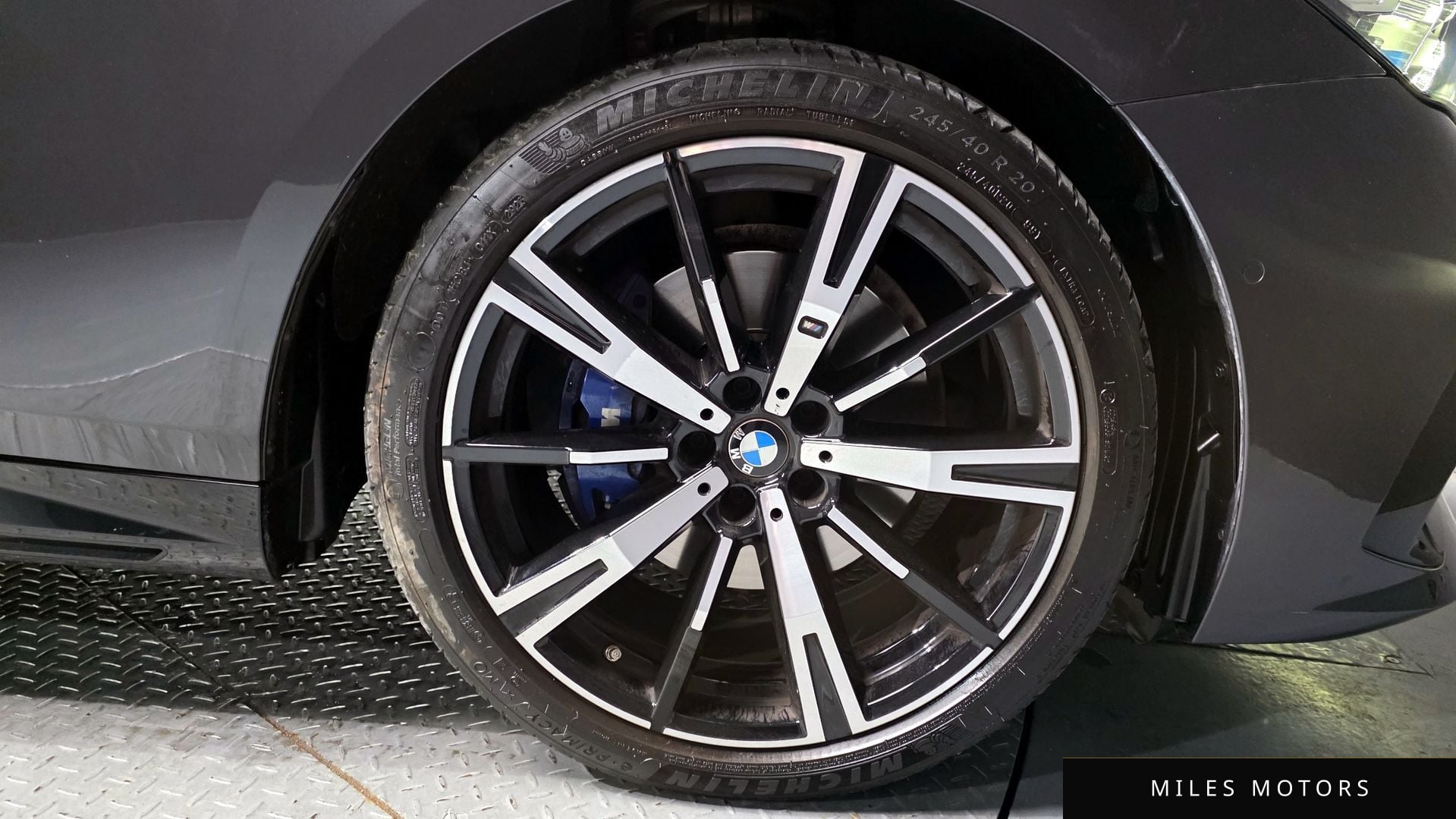 BMW 5 Series (G60) 2024 — миниатюра 7
