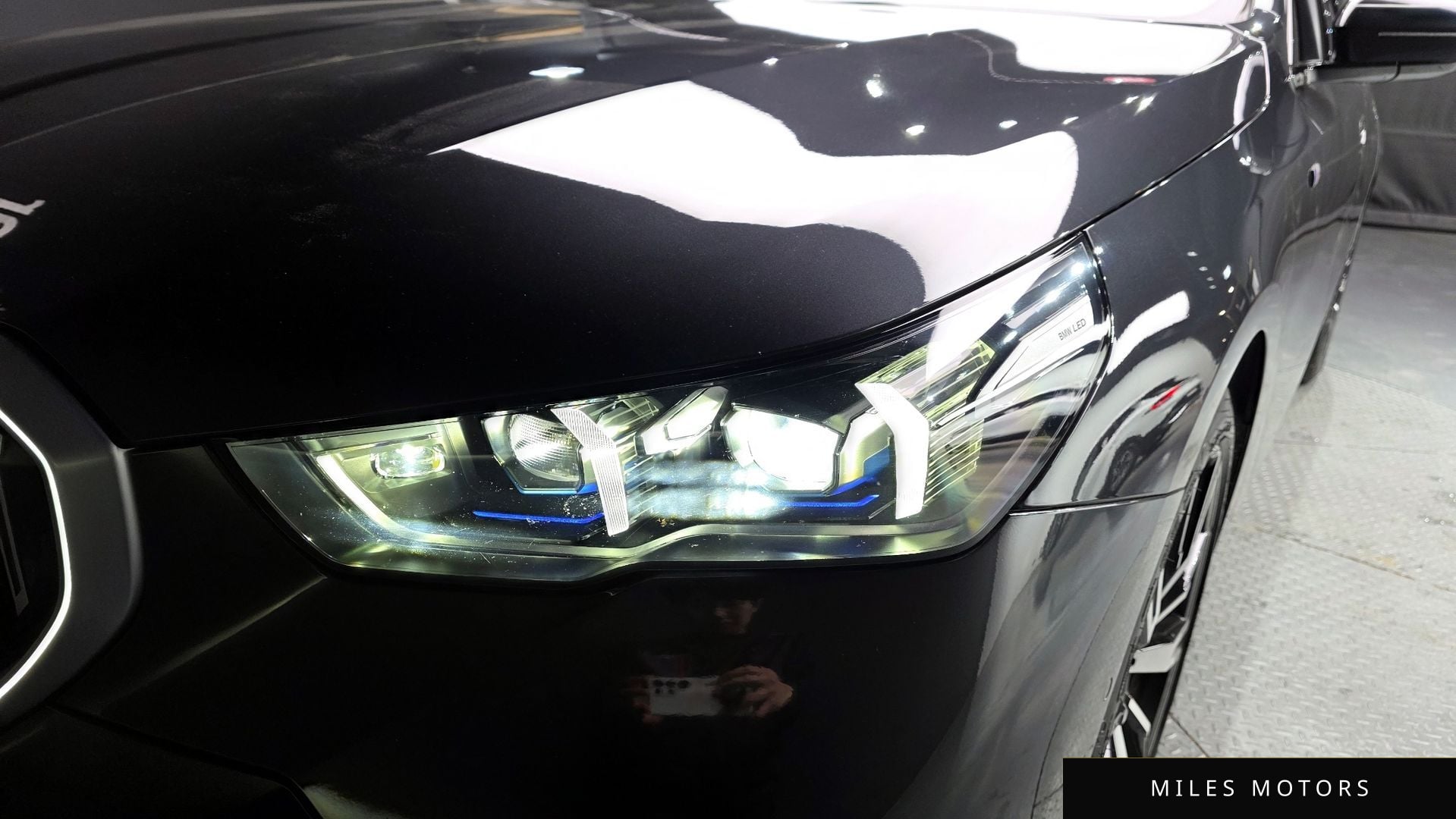 BMW 5 Series (G60) 2024 — миниатюра 8