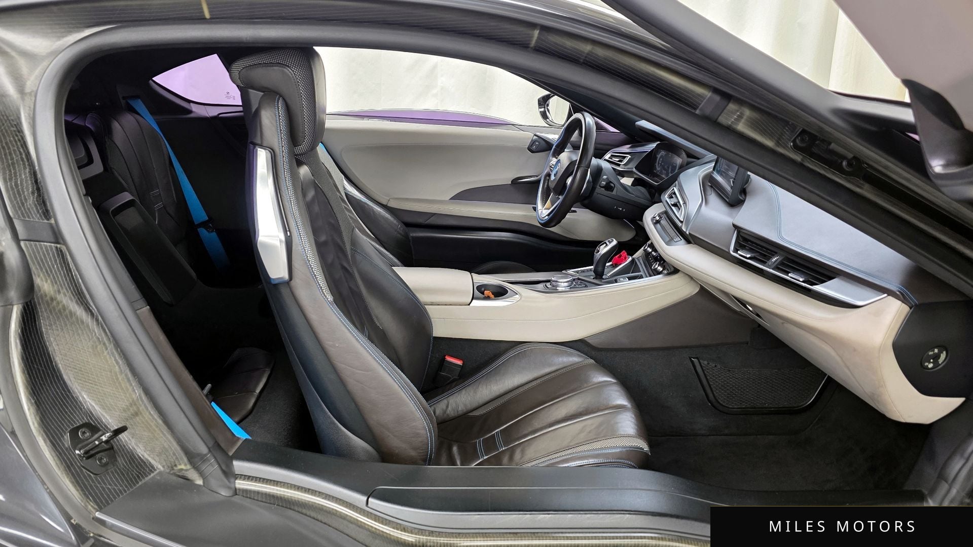 BMW i8 2015 — миниатюра 11