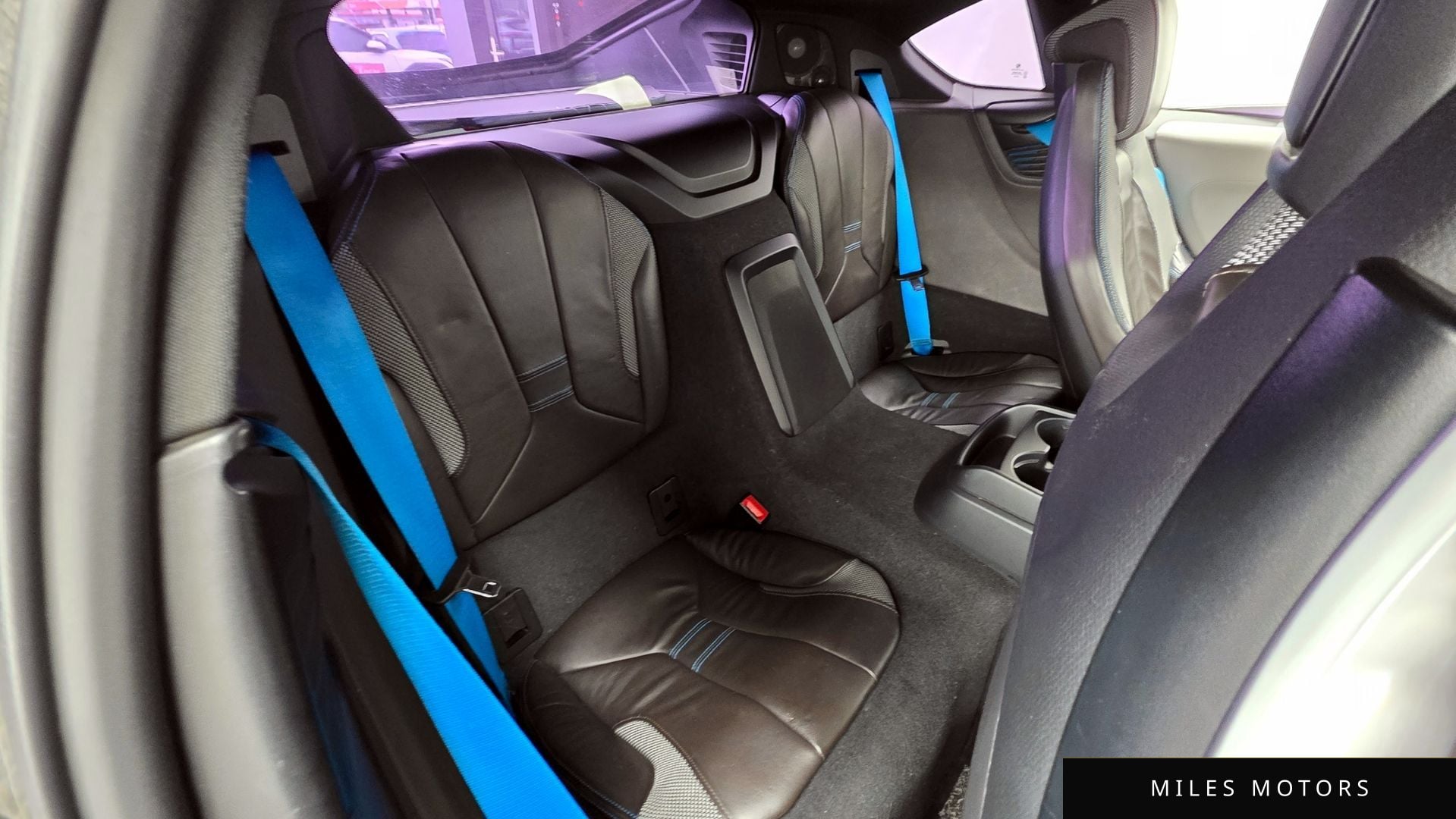 BMW i8 2015 — миниатюра 12