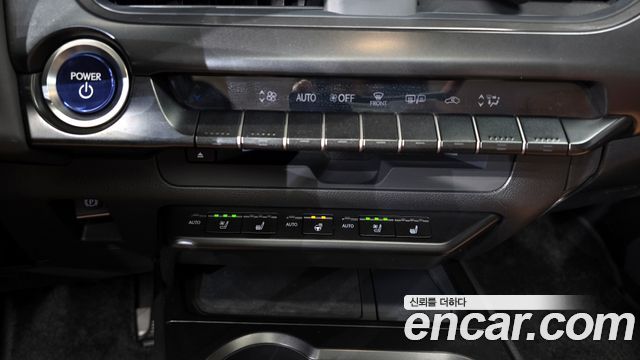 Лексус UX250h 2020 — миниатюра 23