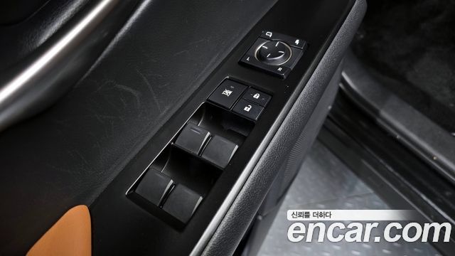 Лексус UX250h 2020 — миниатюра 27