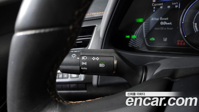 Лексус UX250h 2020 — миниатюра 28