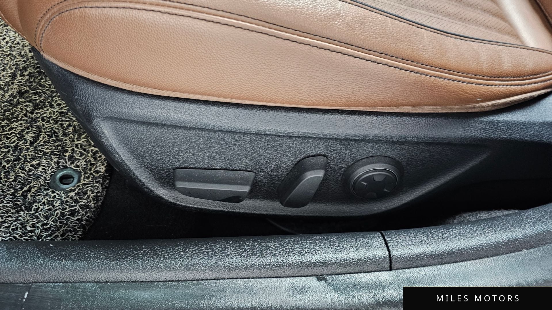Genesis G70 2019 — миниатюра 31