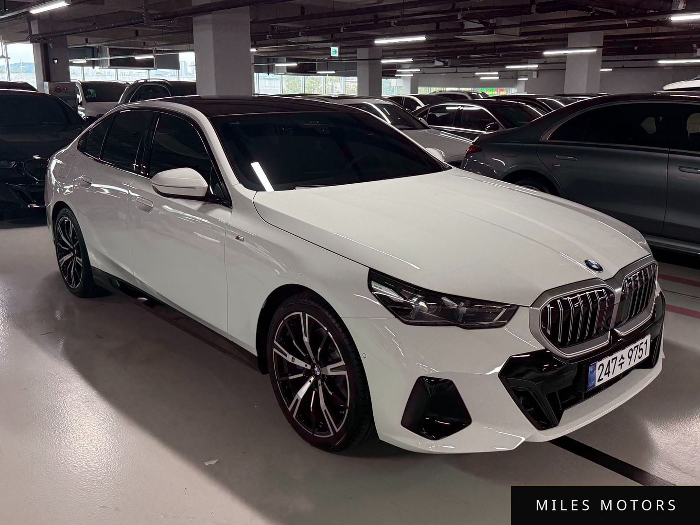 BMW 5 Series (G60) 2025 — миниатюра 3
