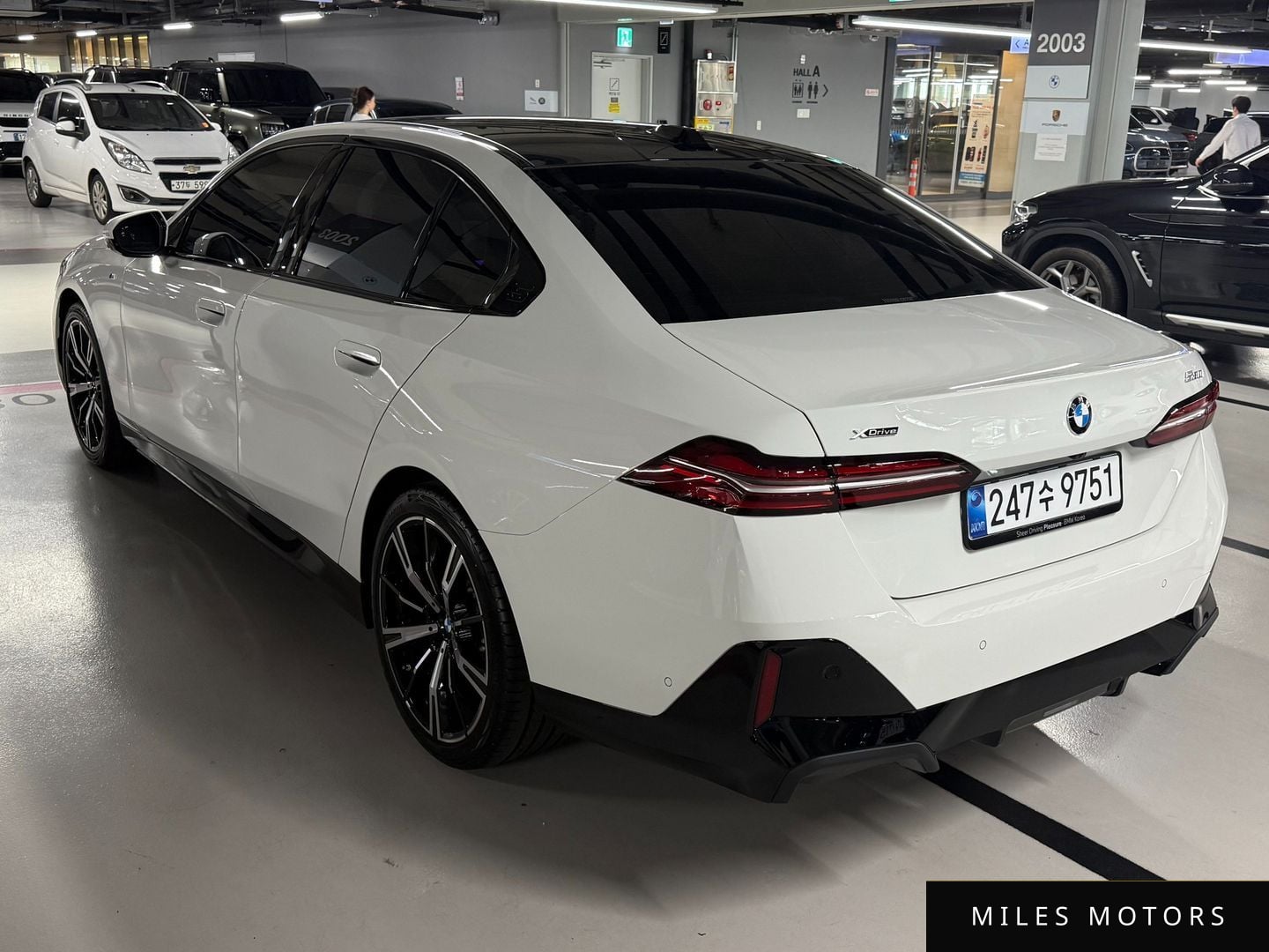 BMW 5 Series (G60) 2025 — миниатюра 4