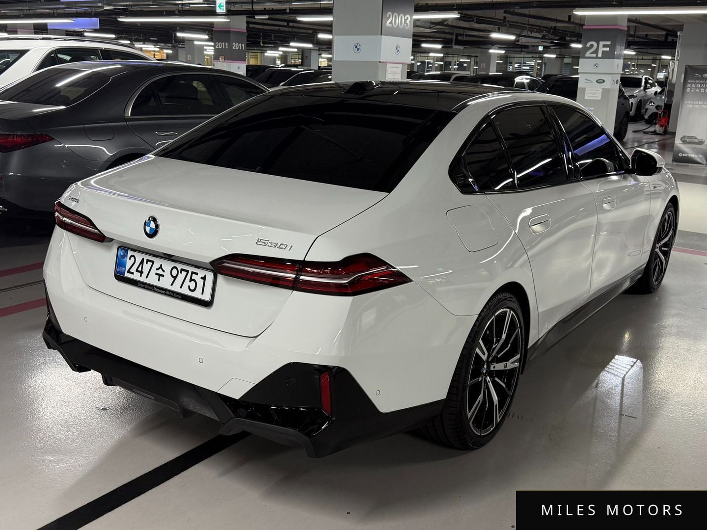 BMW 5 Series (G60) 2025 — миниатюра 5