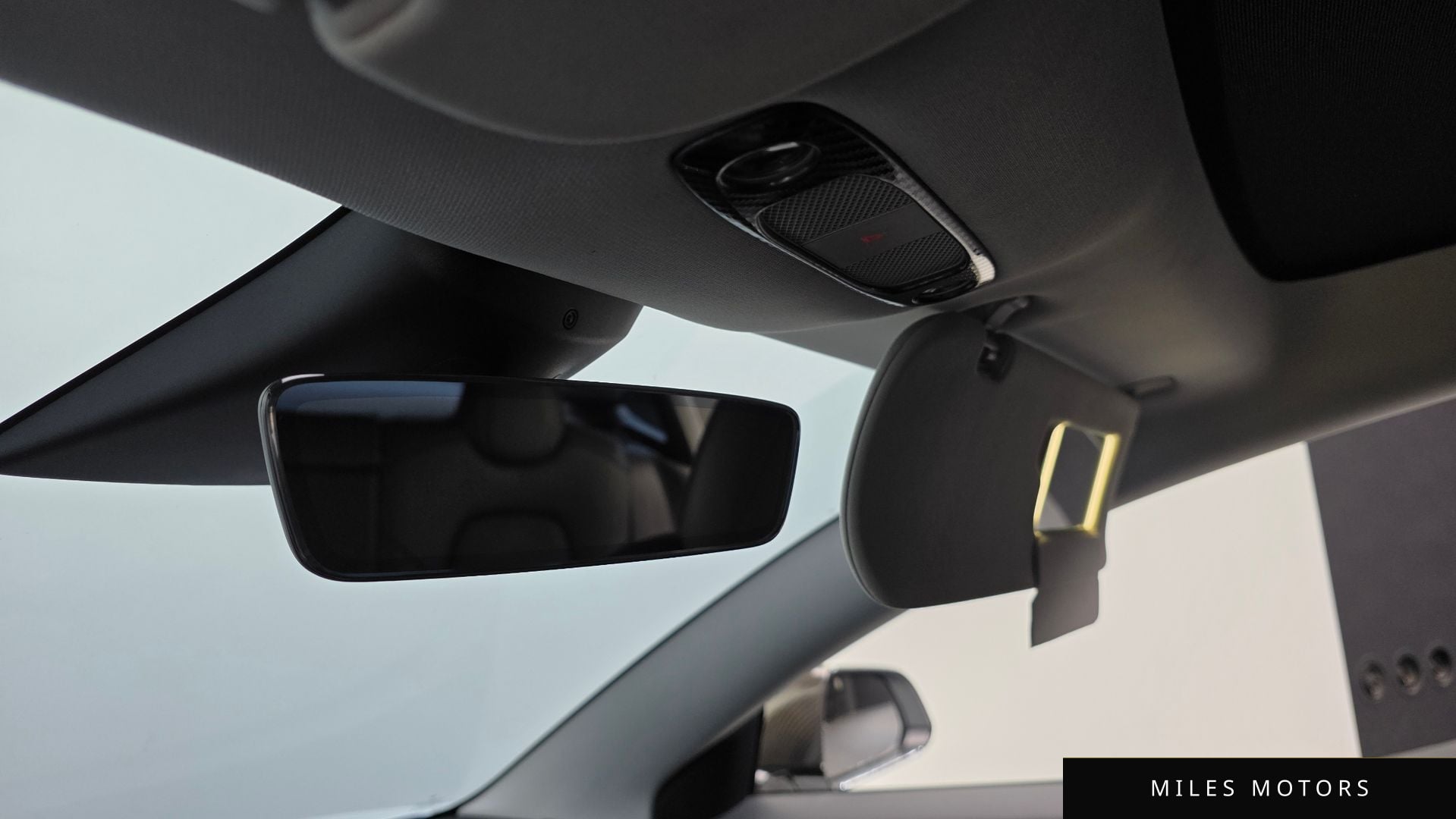Tesla Model 3 2020 — миниатюра 15