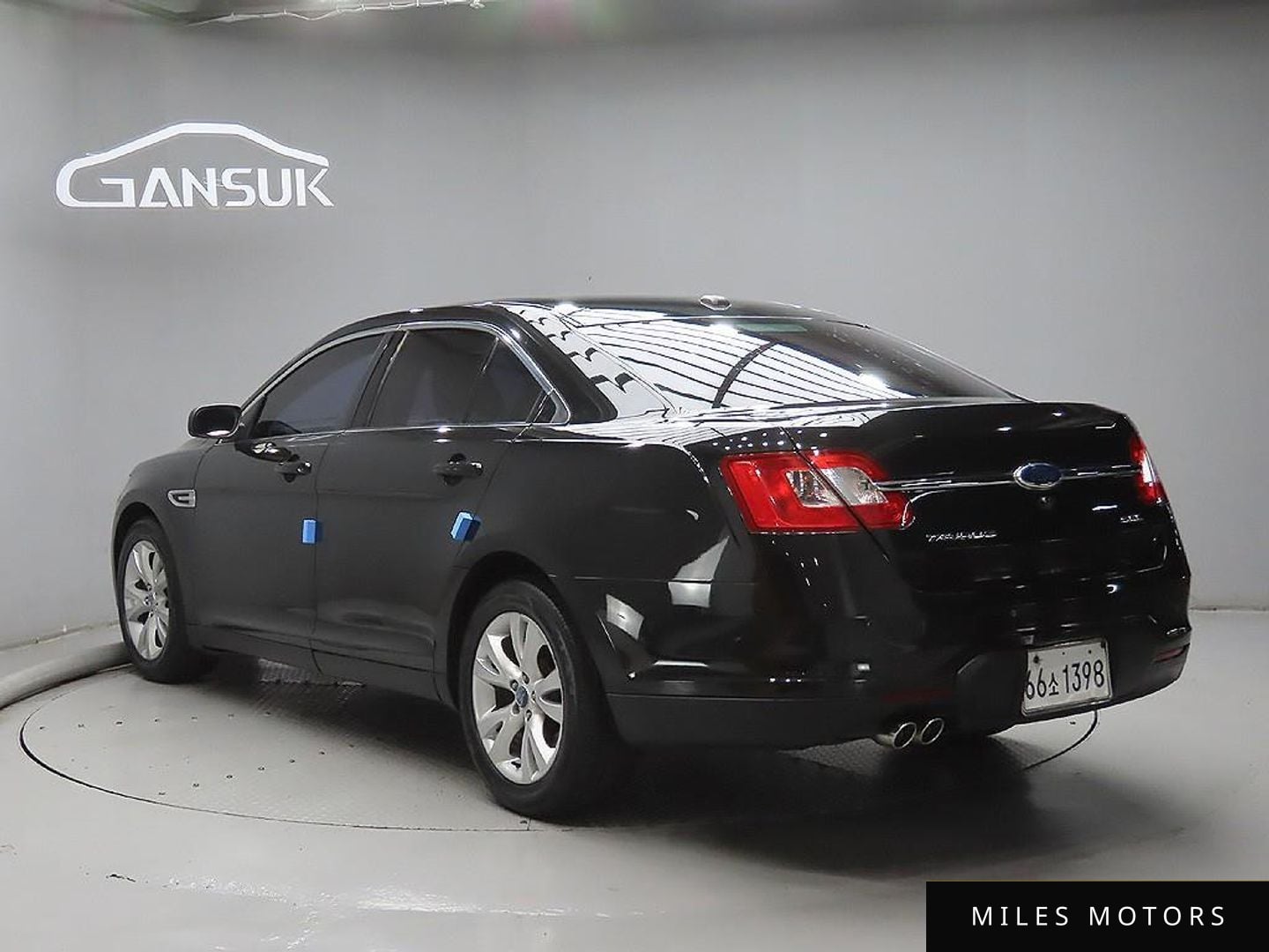 Ford Taurus 2011 — миниатюра 2