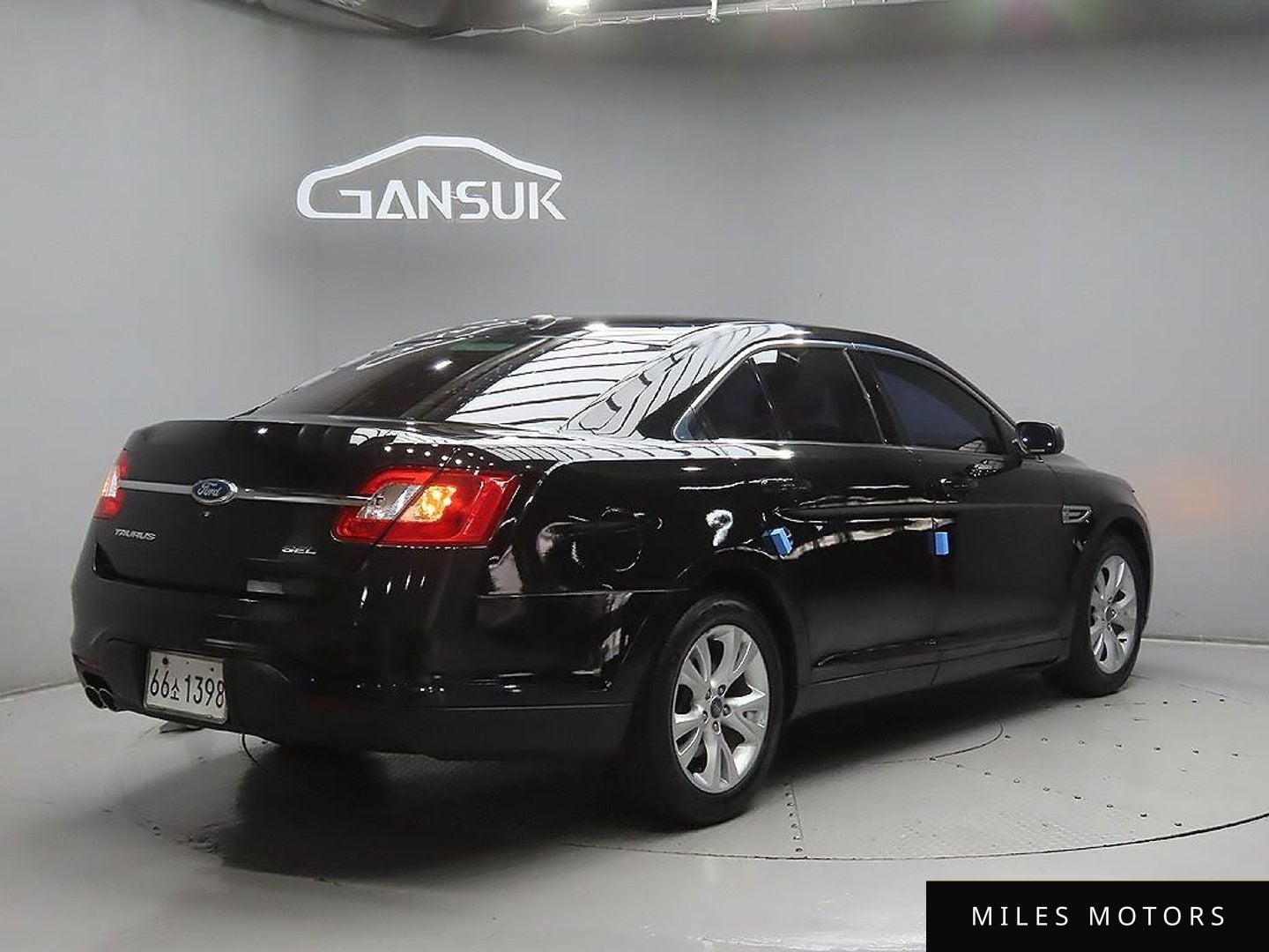 Ford Taurus 2011 — миниатюра 4