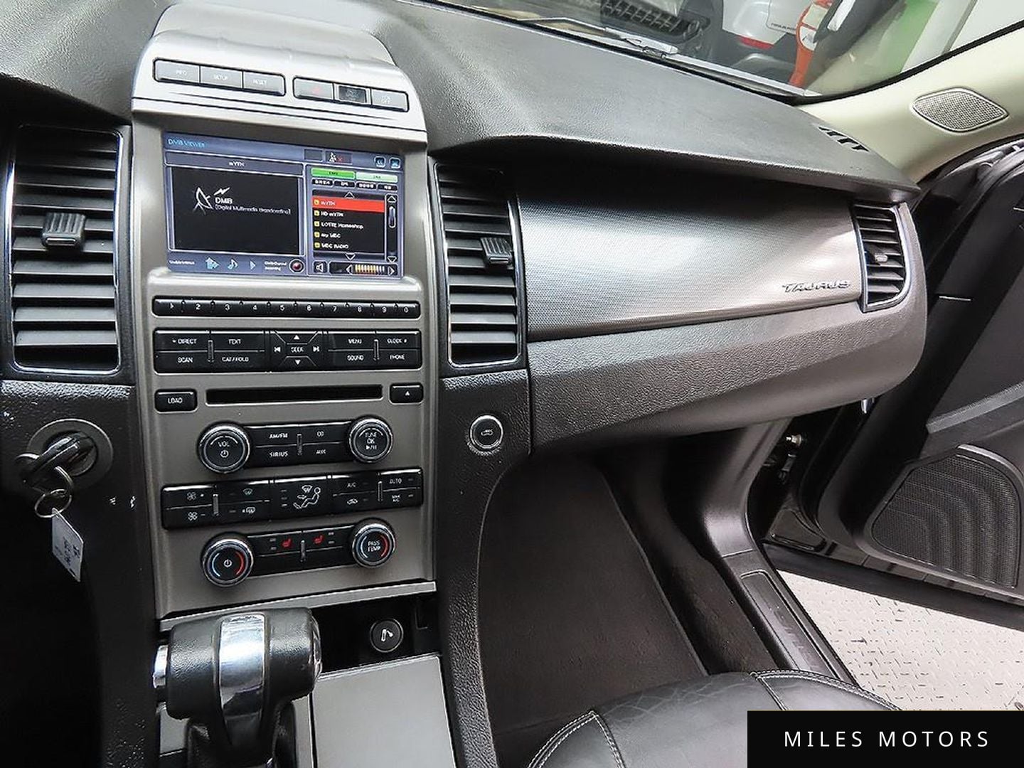 Ford Taurus 2011 — миниатюра 9