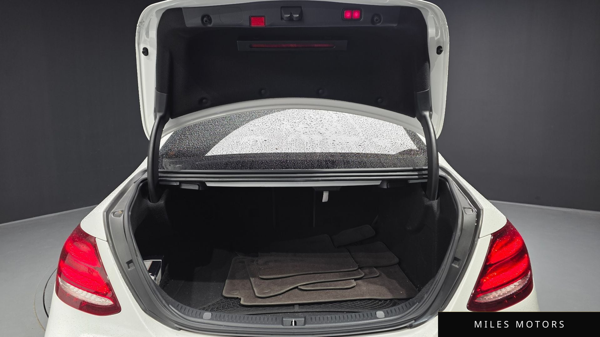 Mercedes-Benz E-클래스 W213 2020 — миниатюра 26