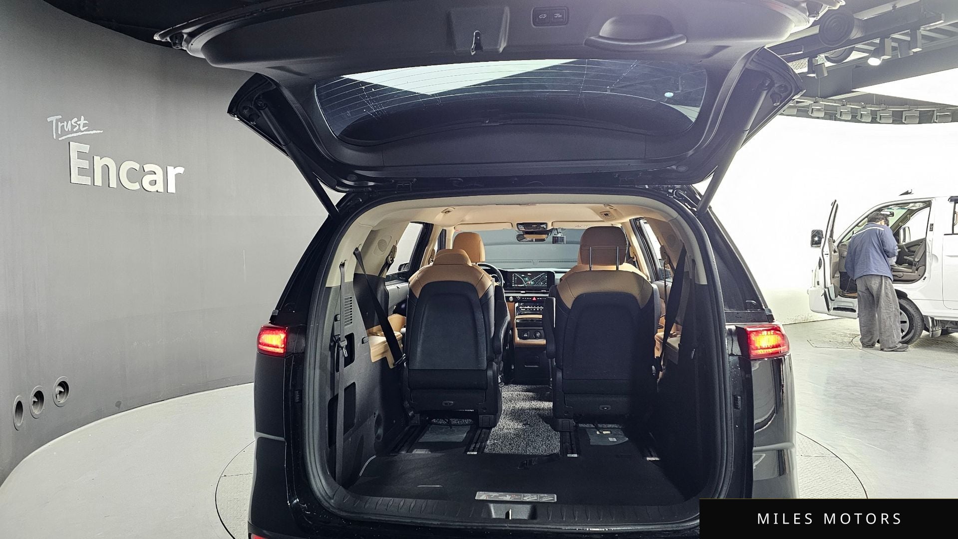 Kia Carnival 2021 — миниатюра 20