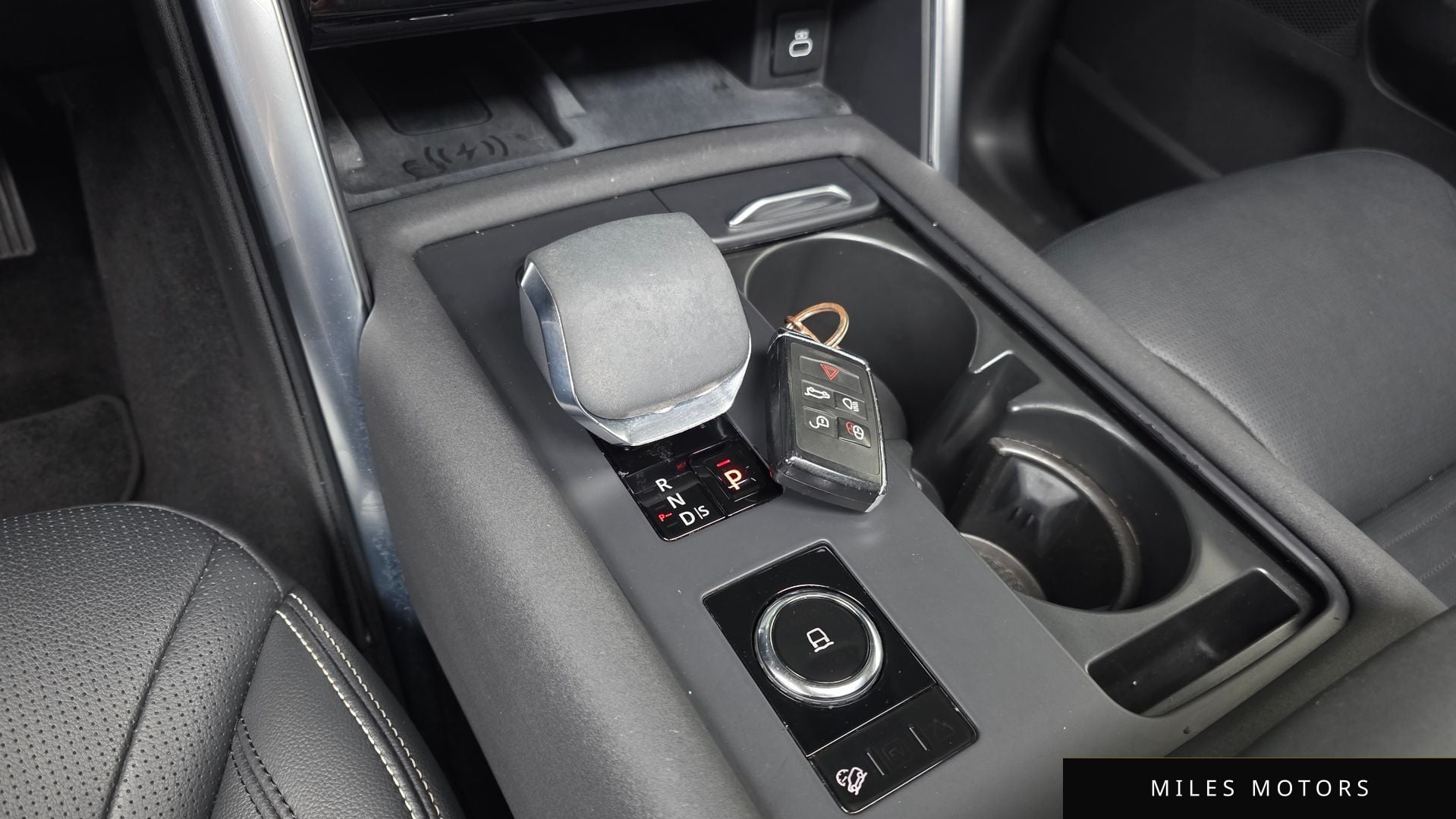 Land Rover Discovery 2022 — миниатюра 9