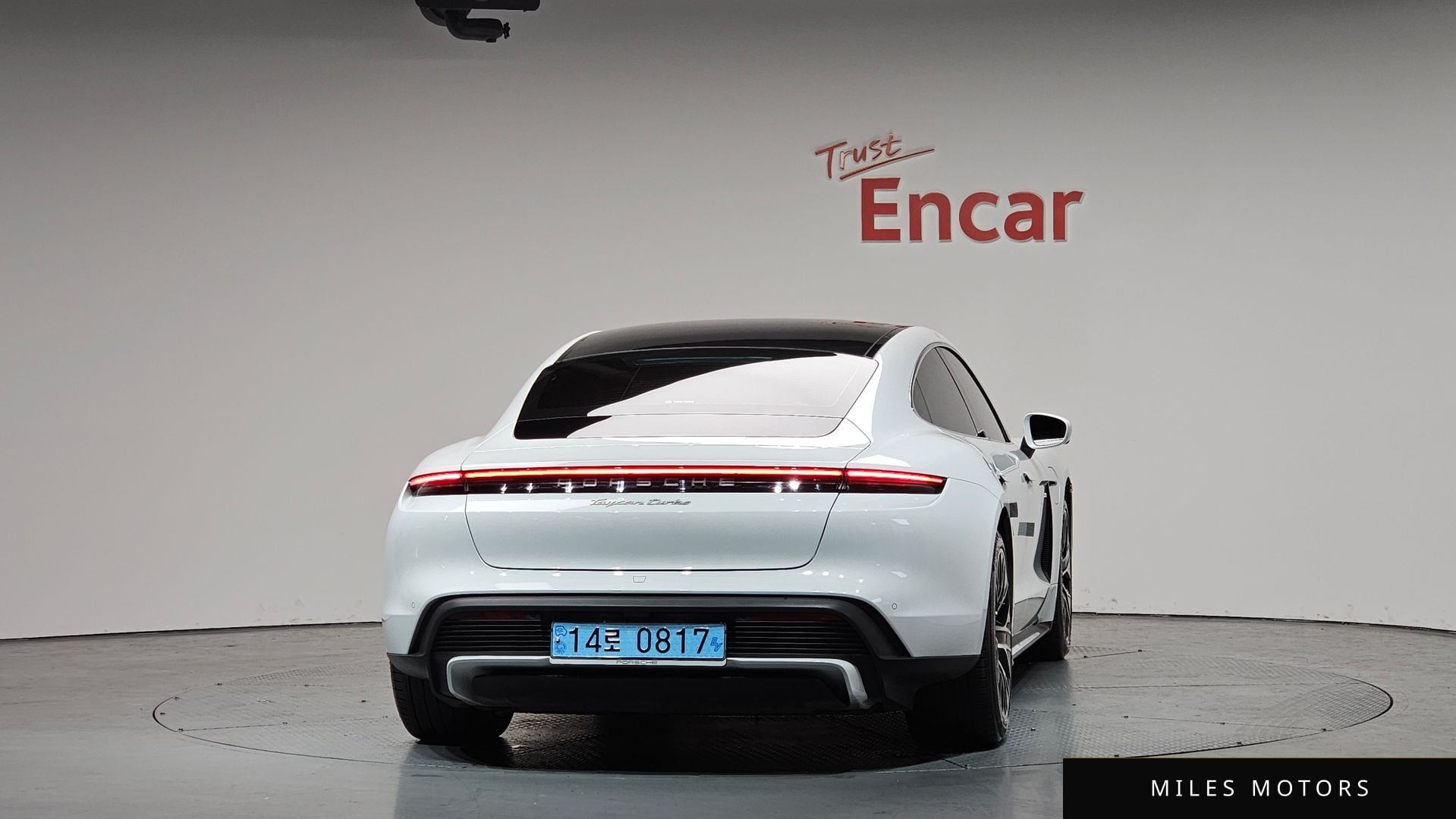 Porsche Taycan 2021 — миниатюра 3