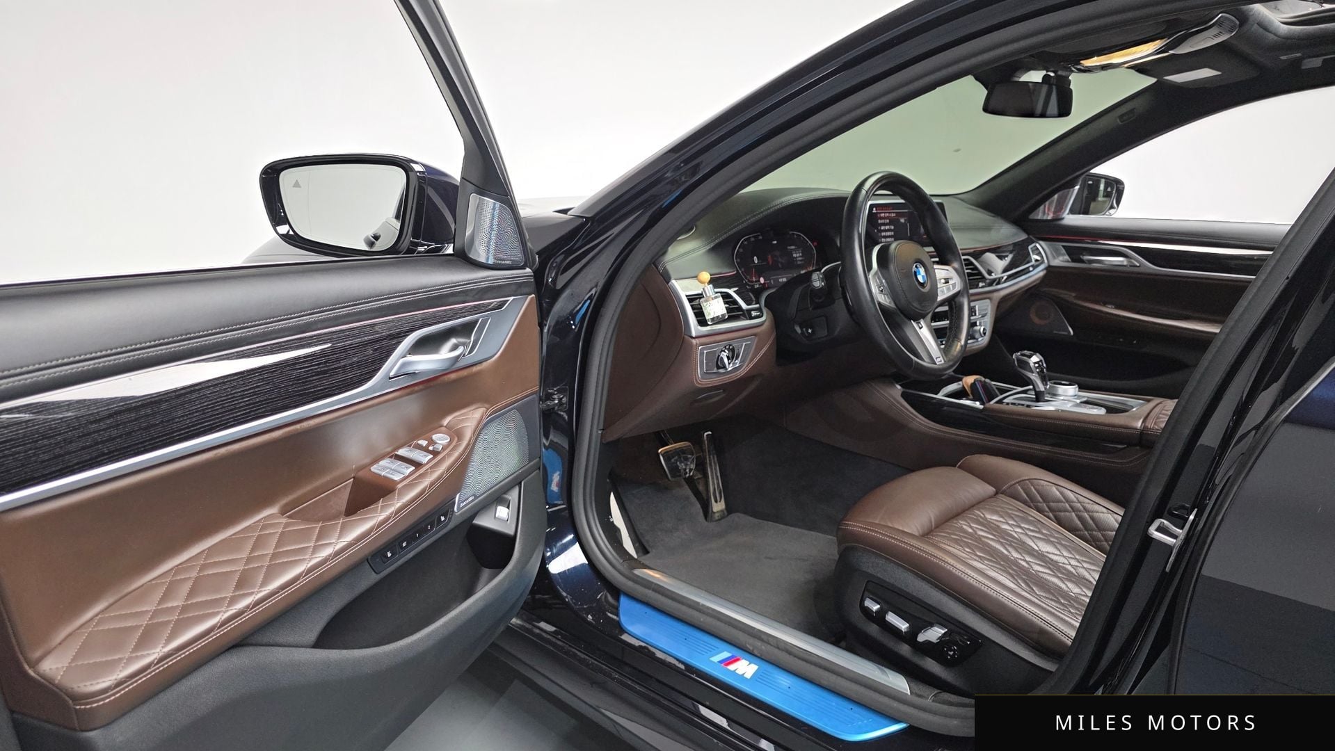 BMW 7 Series (G11) 2022 — миниатюра 12
