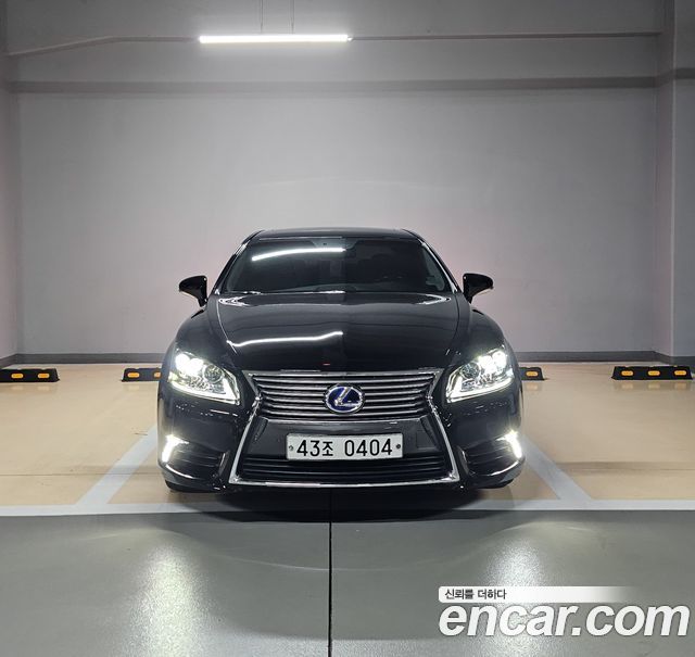 Лексус LS600hL 2016 — миниатюра 3